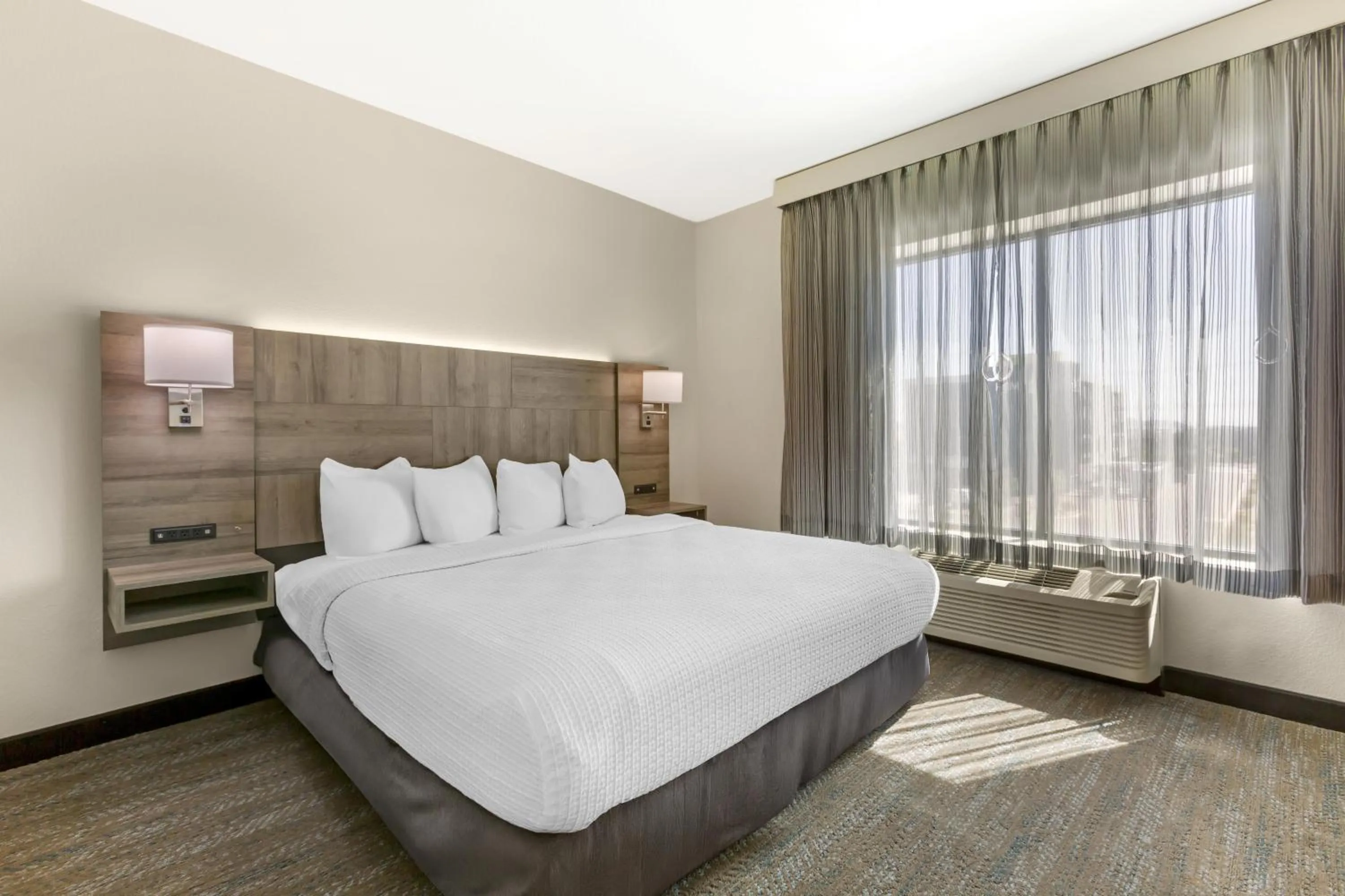 Bedroom, Bed in Best Western Plus Executive Residency Phoenix North Happy Valley