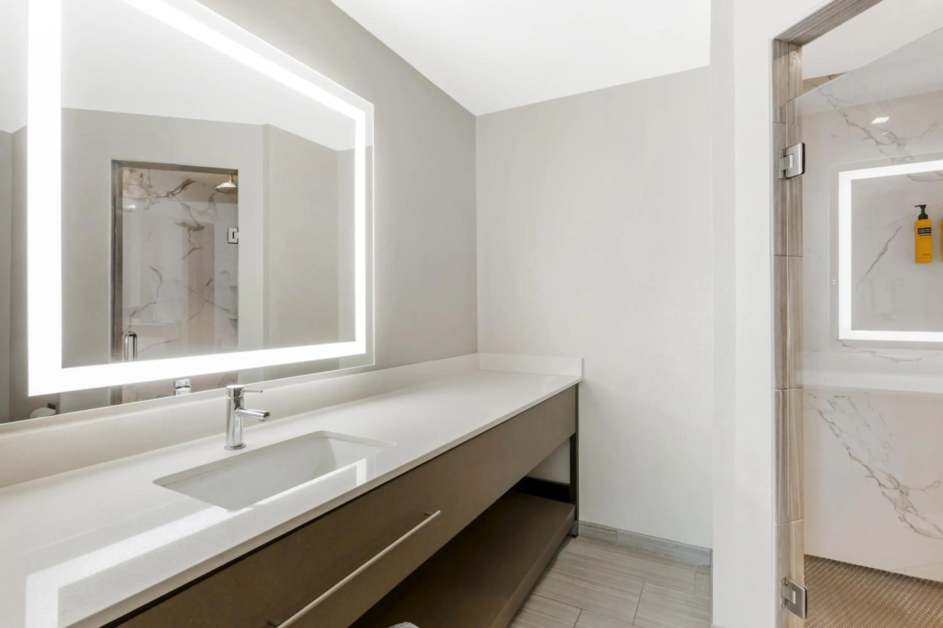 Bathroom in Best Western Plus Executive Residency Phoenix North Happy Valley