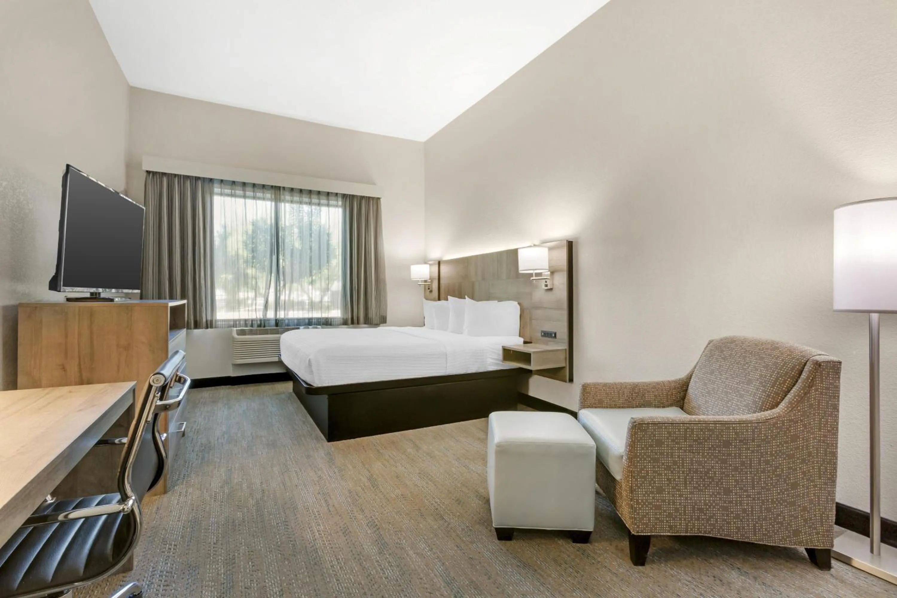 Bedroom, Bed in Best Western Plus Executive Residency Phoenix North Happy Valley