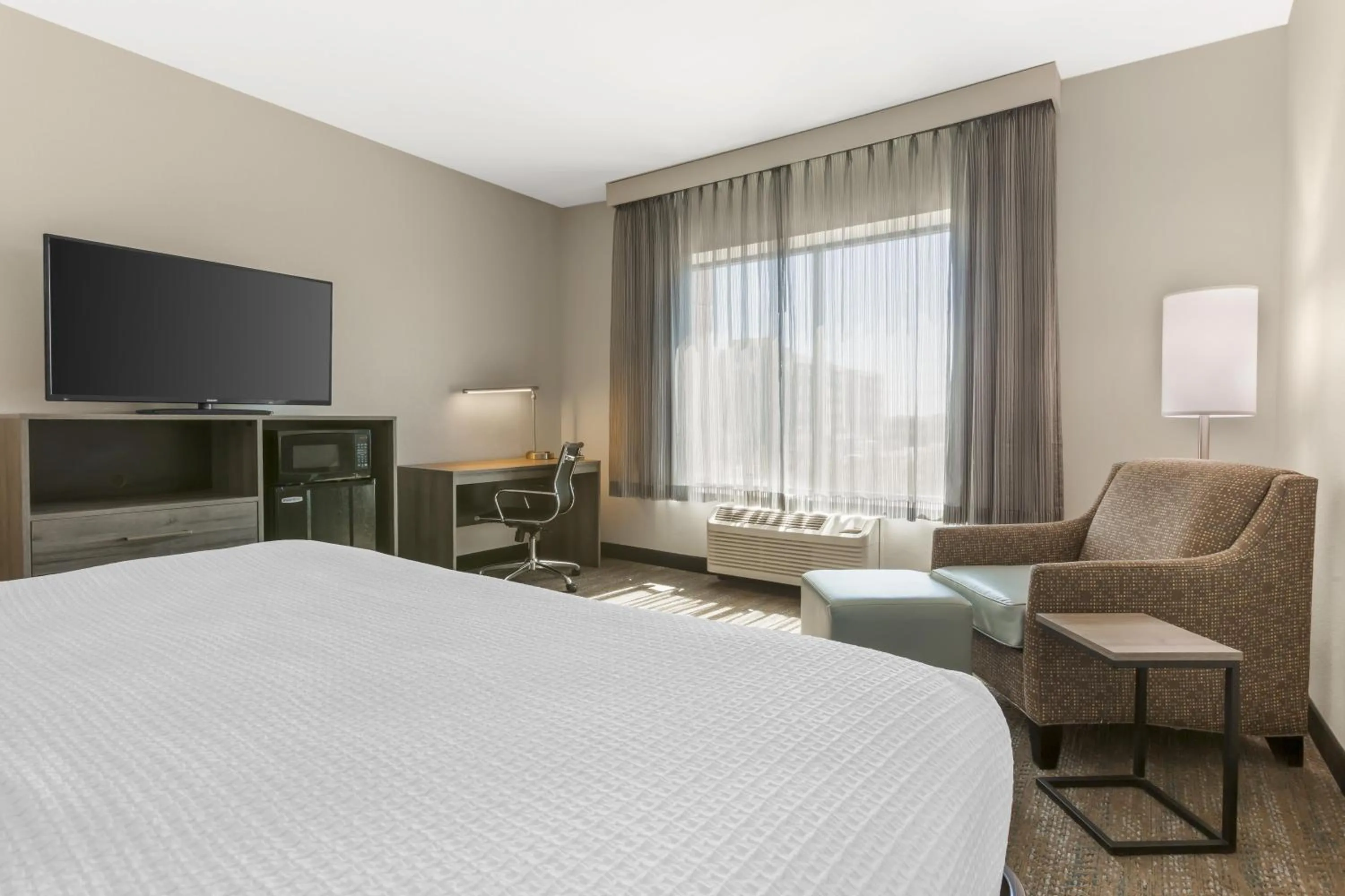 Bedroom, Bed in Best Western Plus Executive Residency Phoenix North Happy Valley