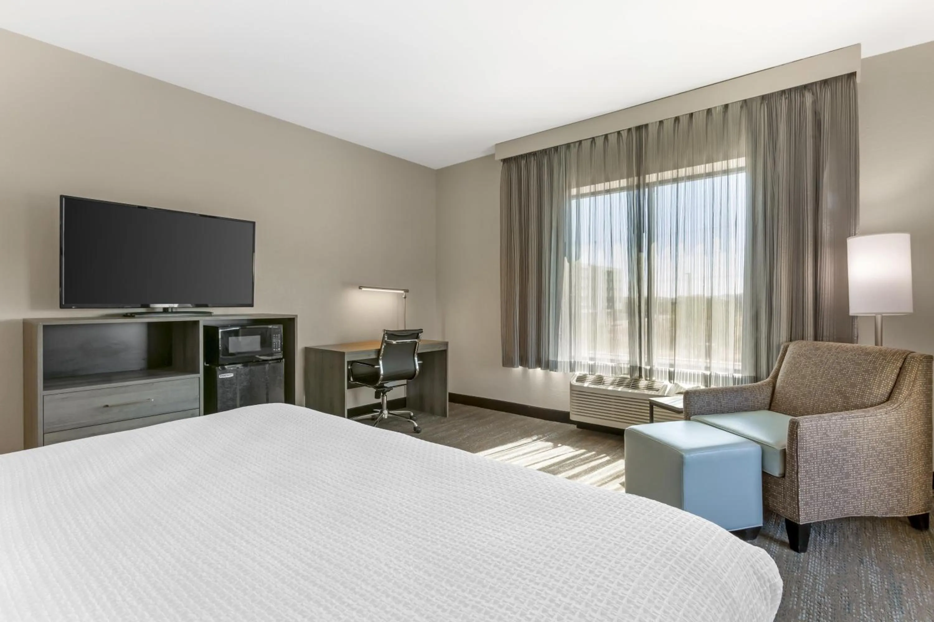 Bedroom, Bed in Best Western Plus Executive Residency Phoenix North Happy Valley