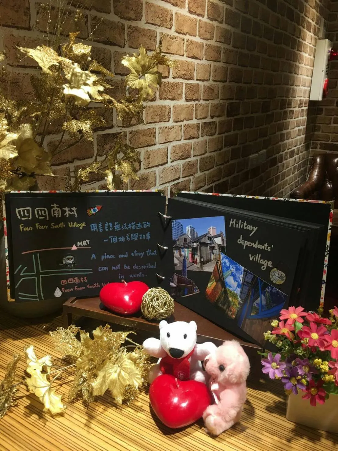 Restaurant/places to eat in Golden Hotel