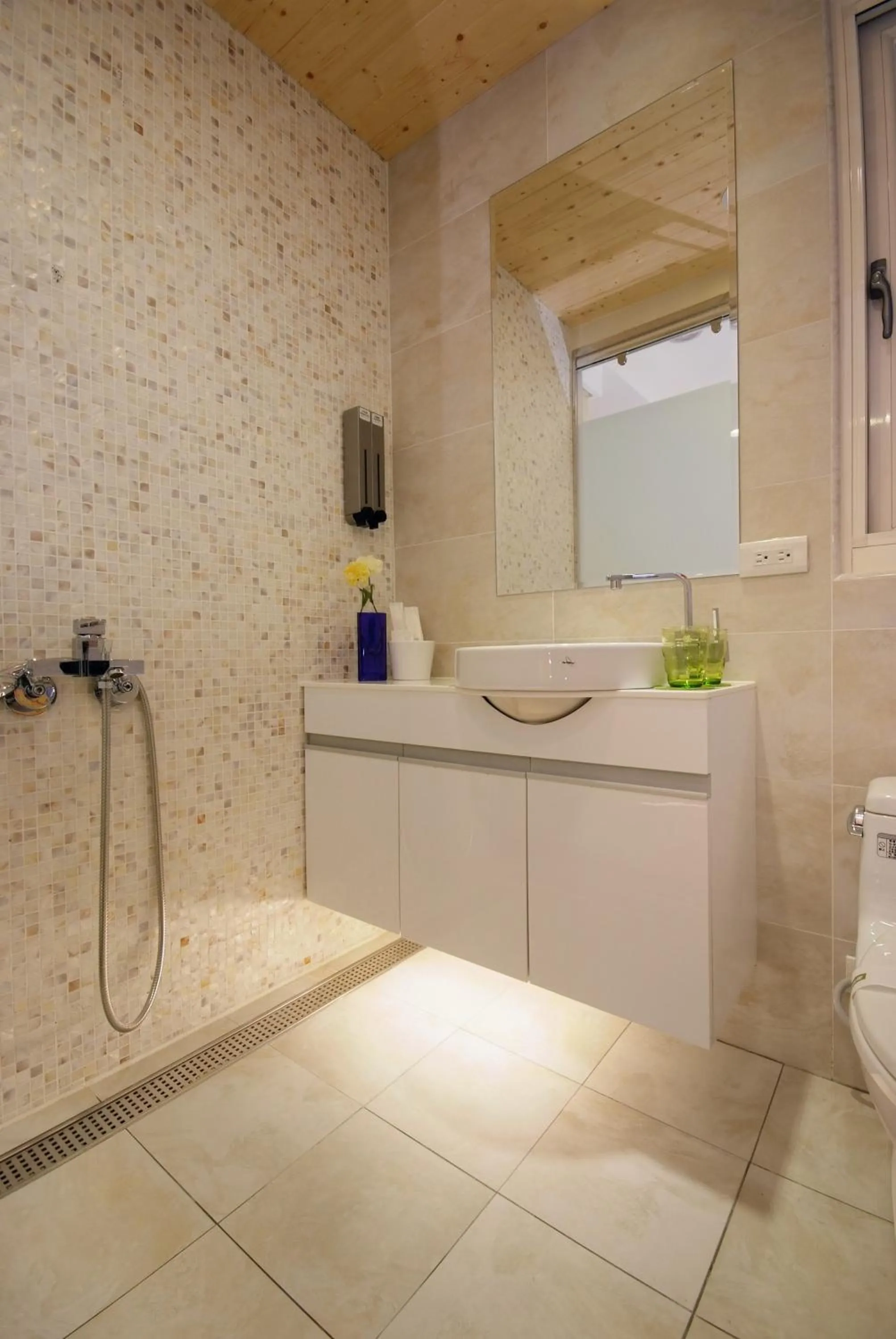 Bathroom in Golden Hotel