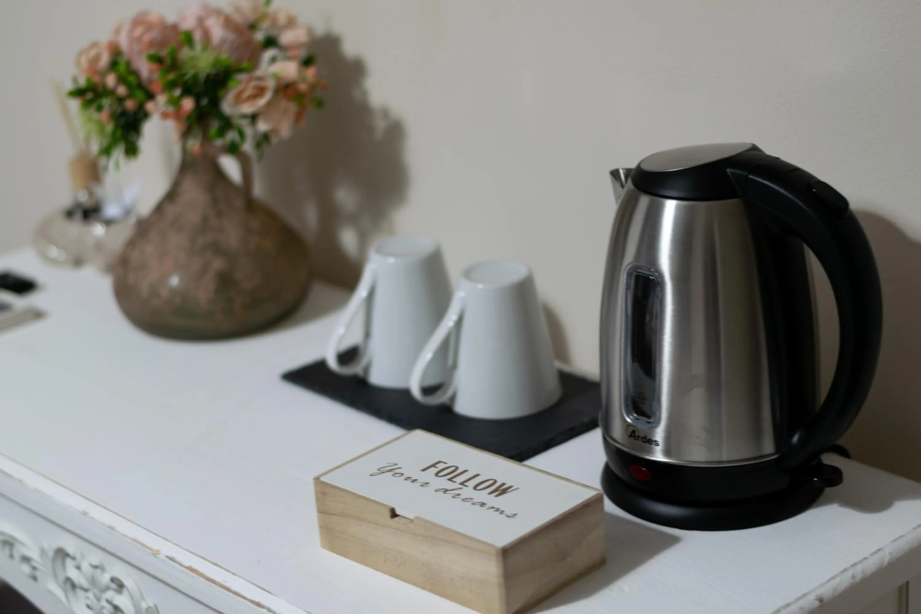 Coffee/tea facilities in Apollo Bed & Breakfast