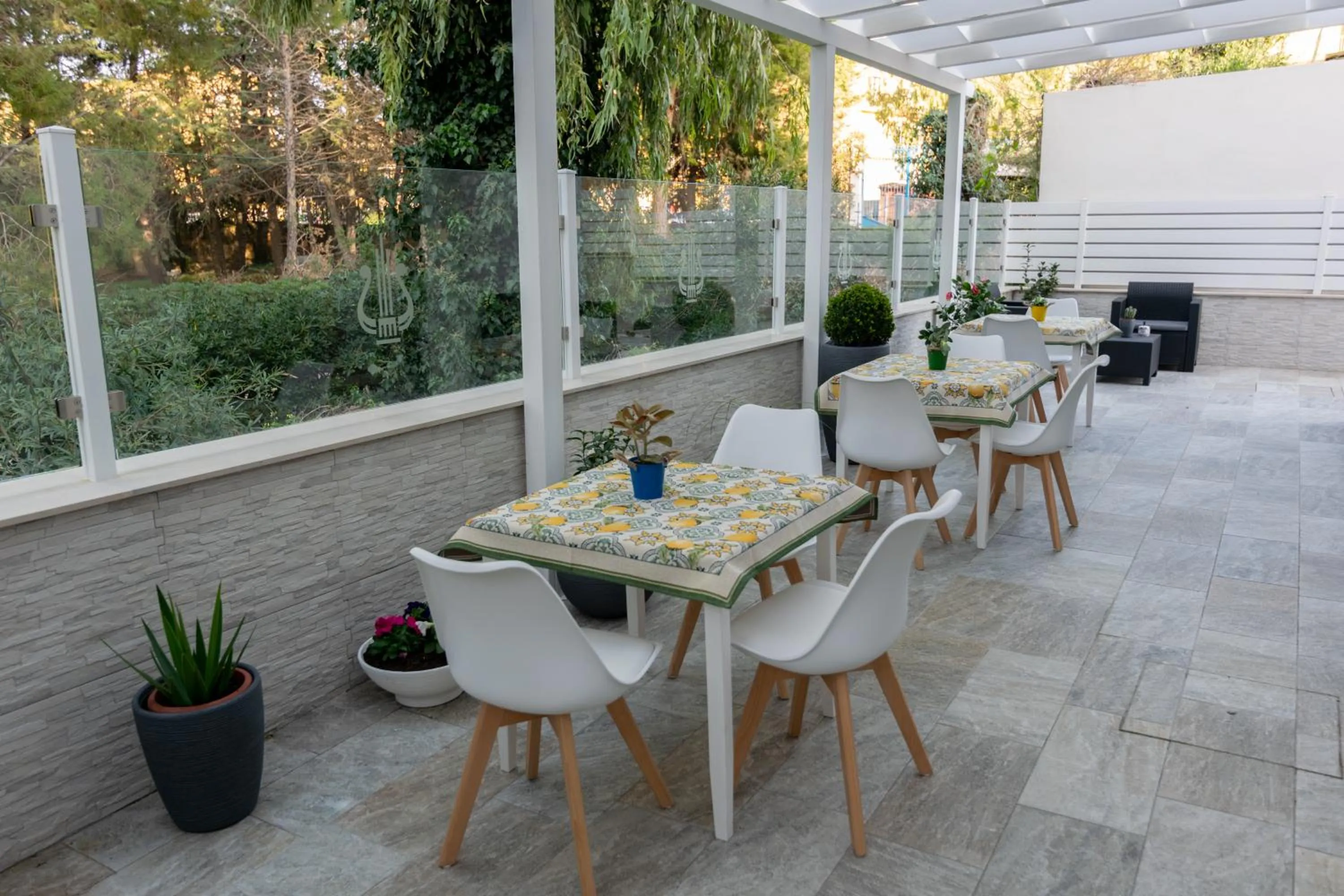 Property building in Apollo Bed & Breakfast