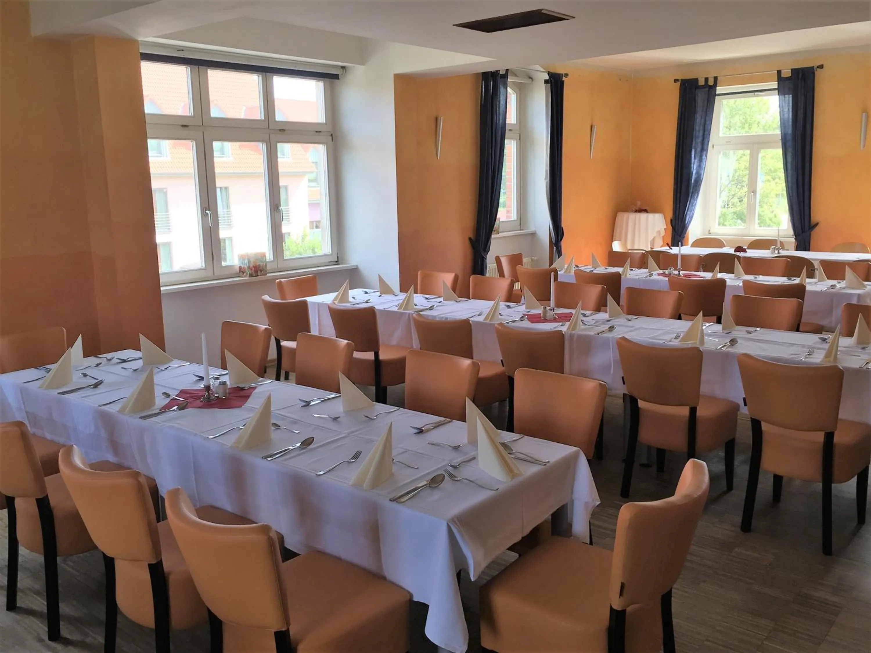 Restaurant/places to eat in Hotel Ambiente