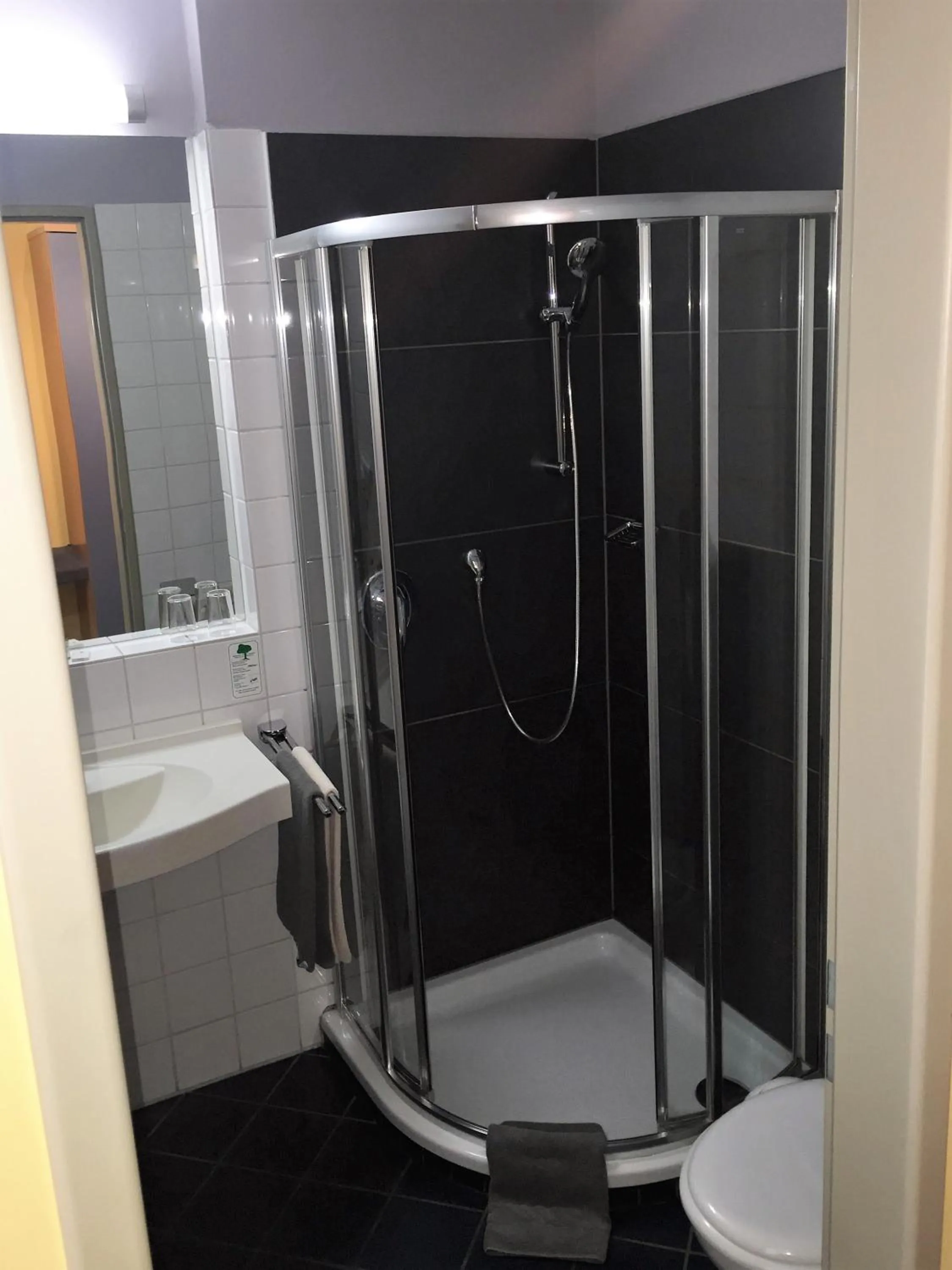 Bathroom in Hotel Ambiente