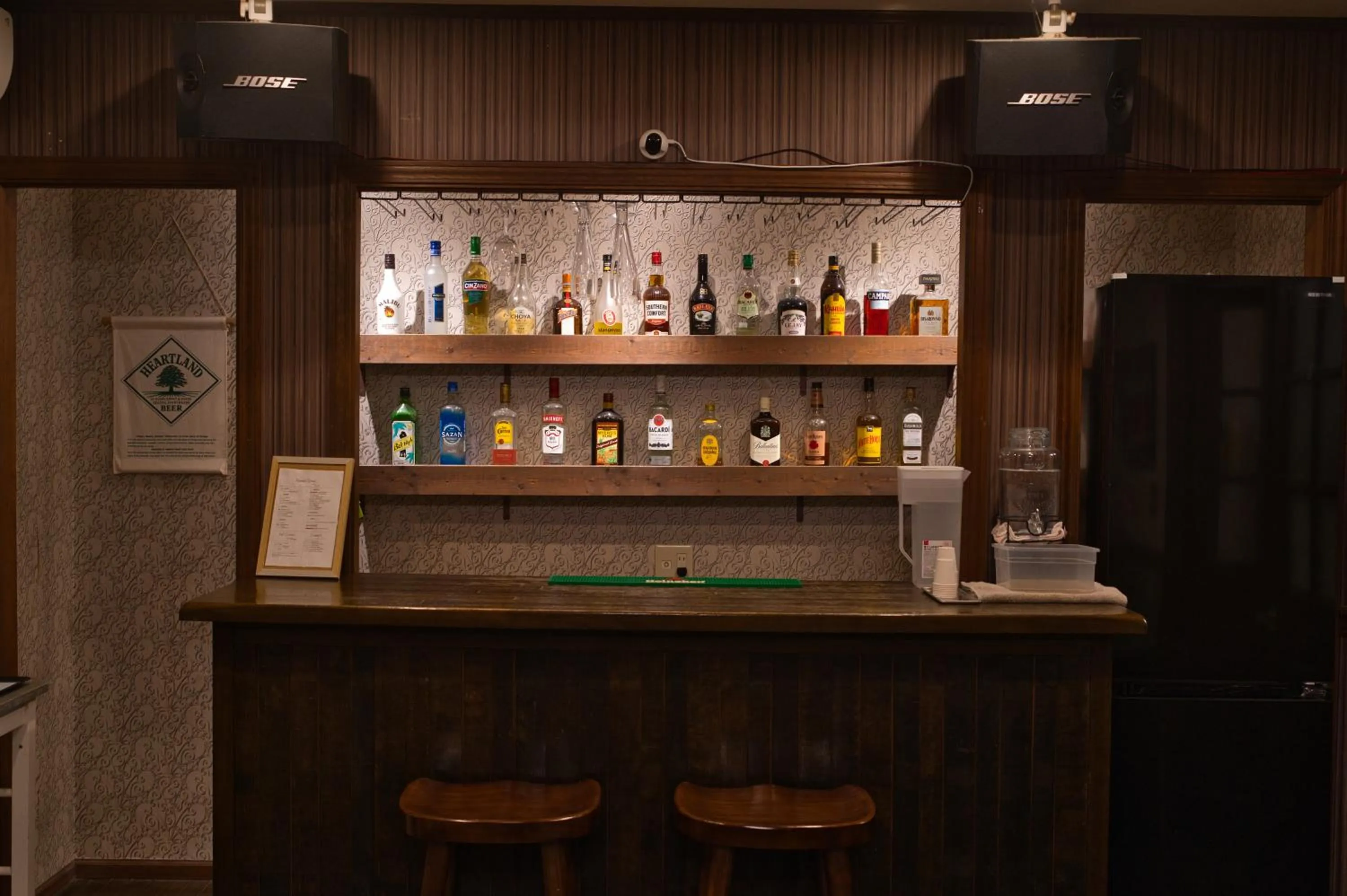 Lounge or bar in IZA Kamakura Guest House and Bar