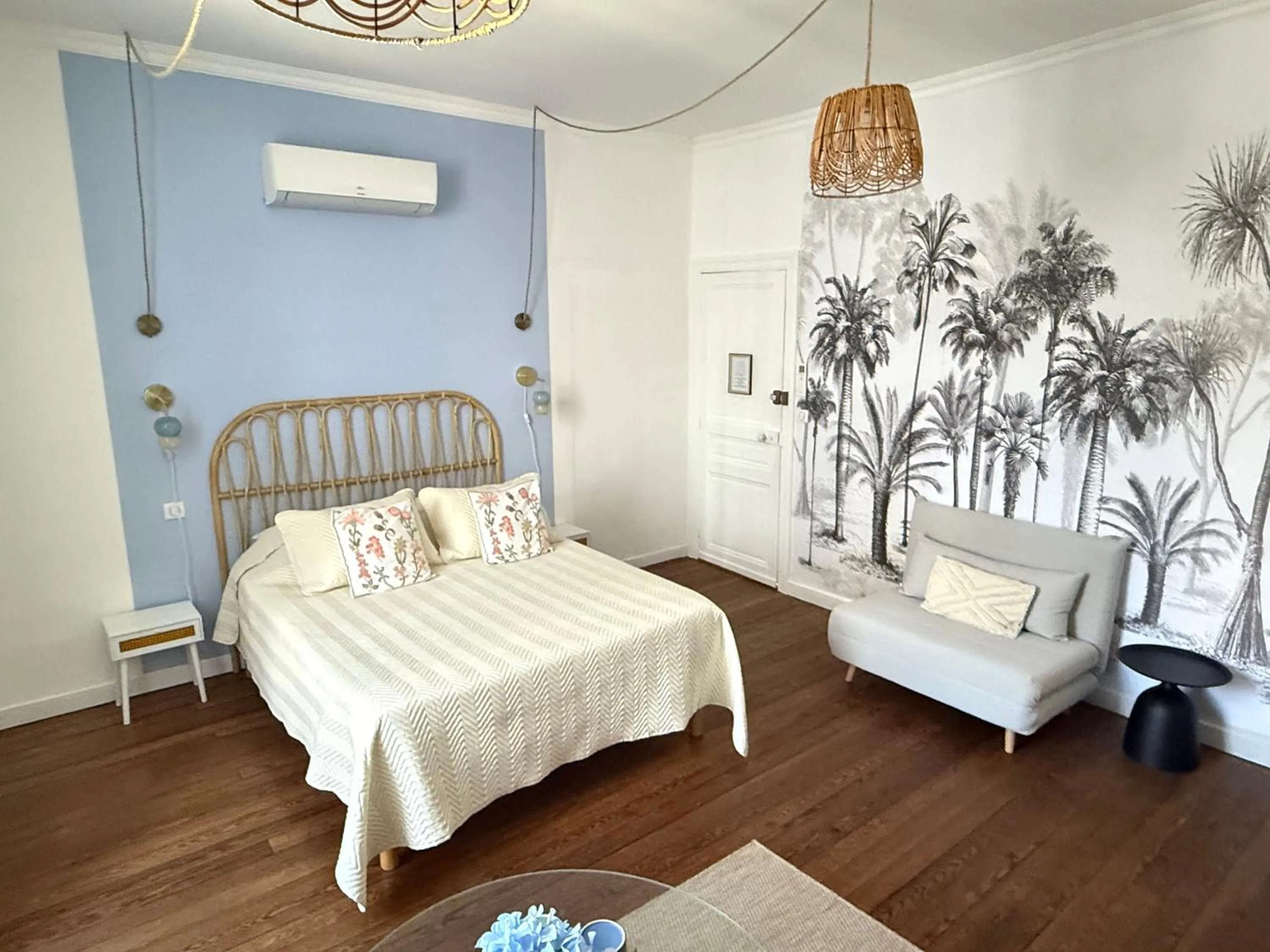 Photo of the whole room in Chambres d'hotes - Le Magnolia