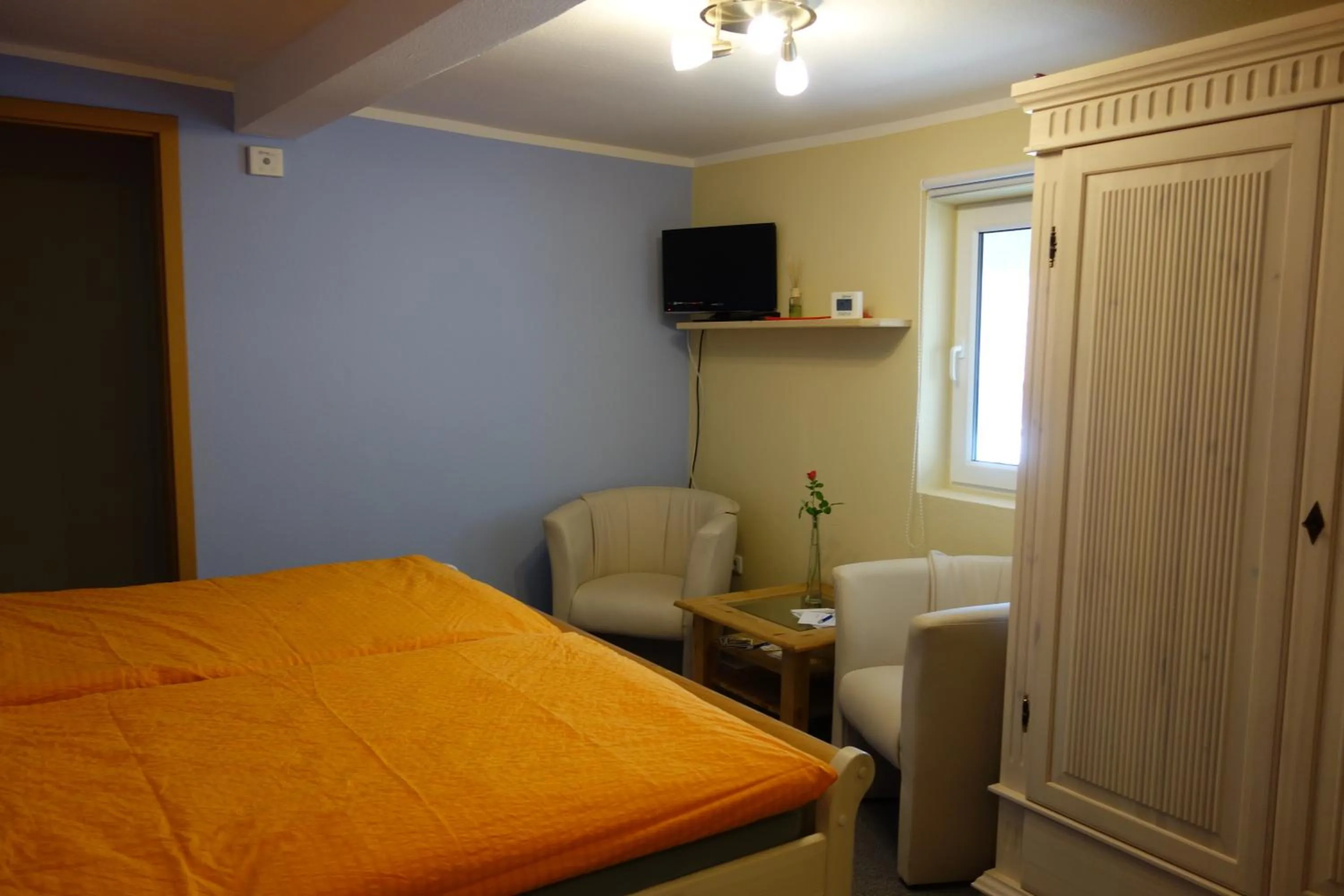 Photo of the whole room, Bed in Zehnthof