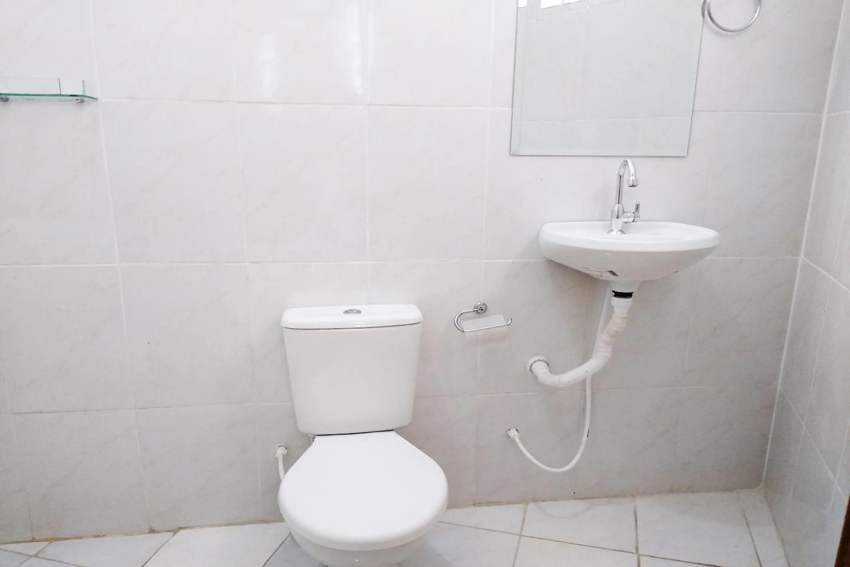 Bathroom in OYO Hotel Brás