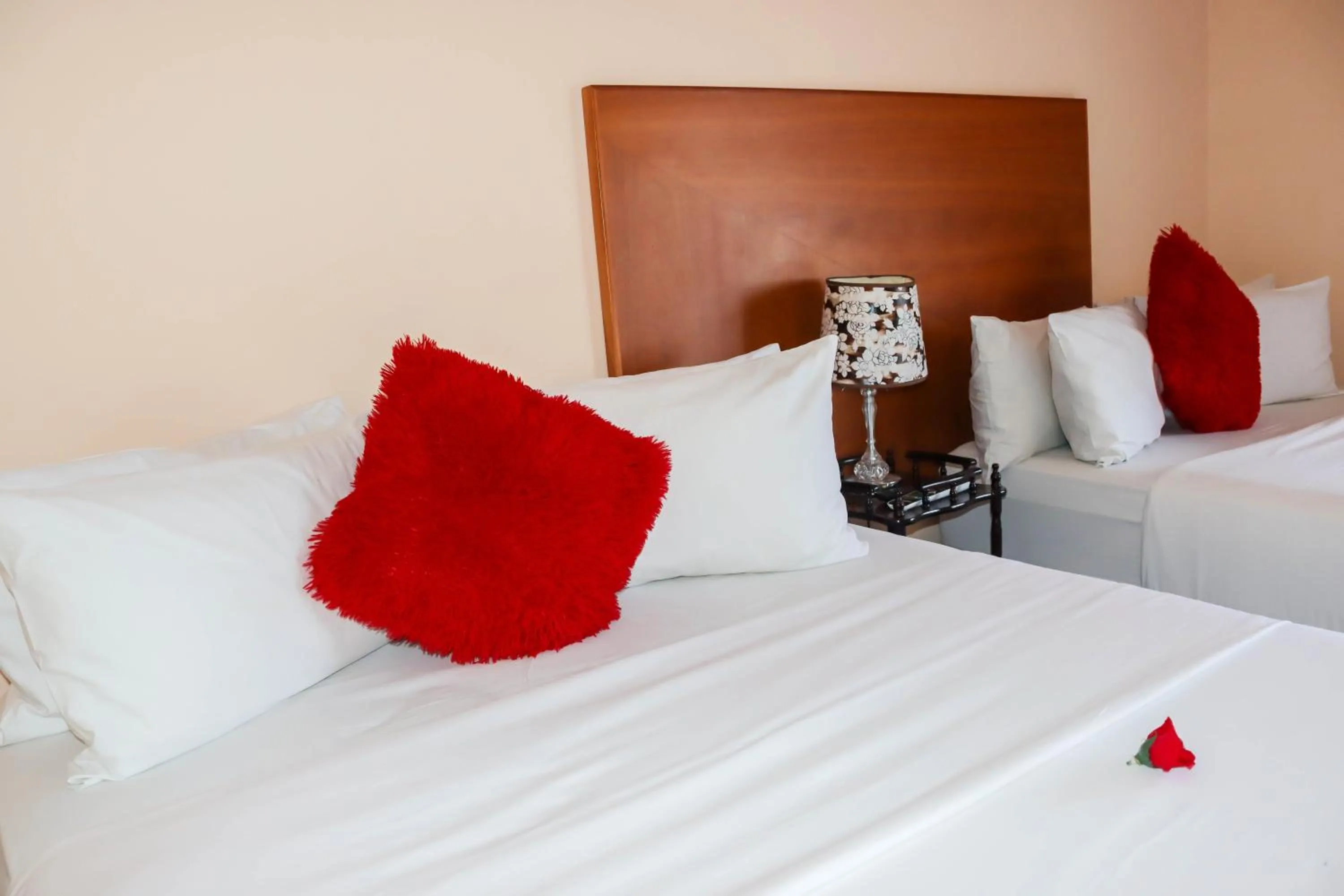 Bed in Meet Mekaar Resorts - Nquthu Hotel