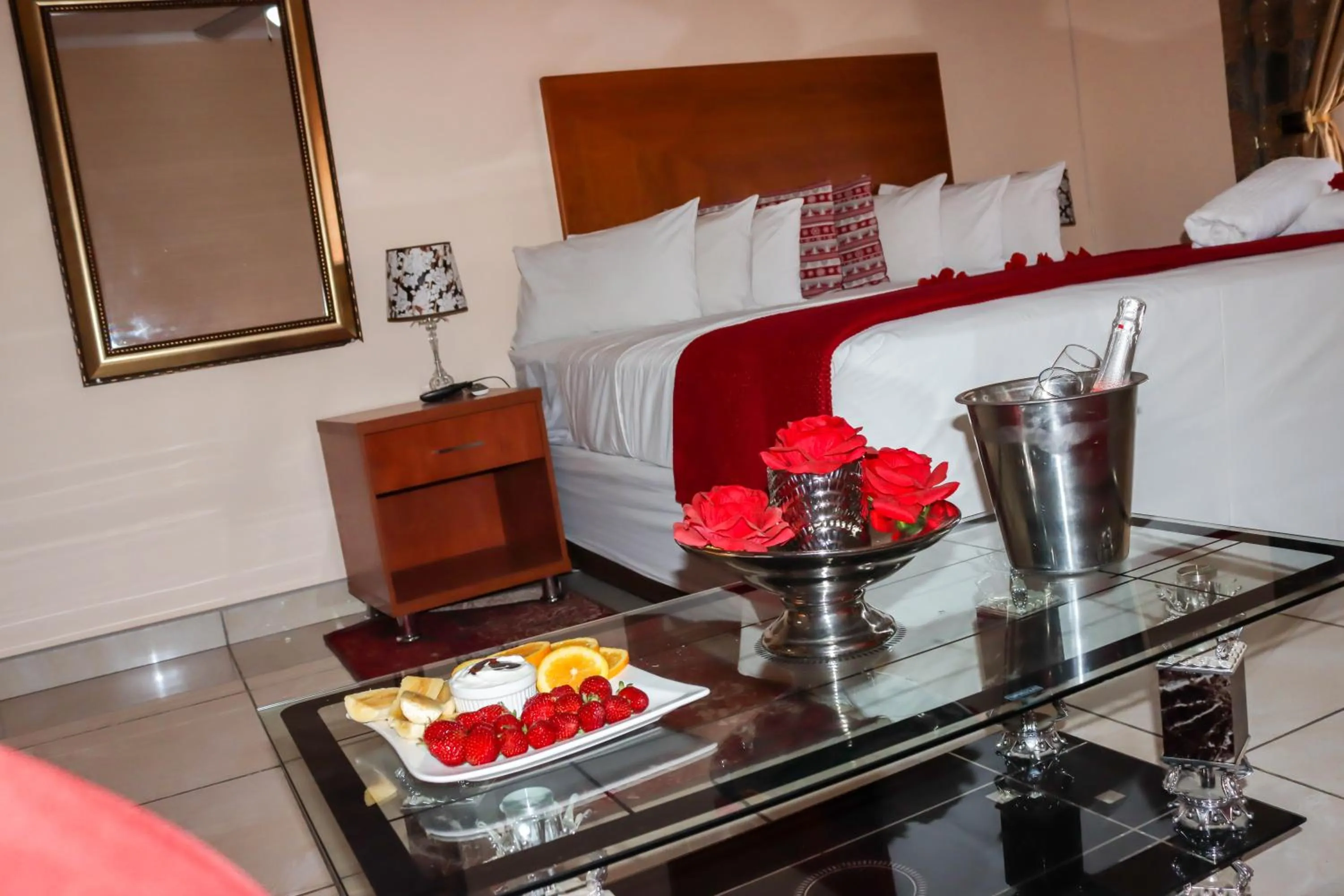 Bed in Meet Mekaar Resorts - Nquthu Hotel