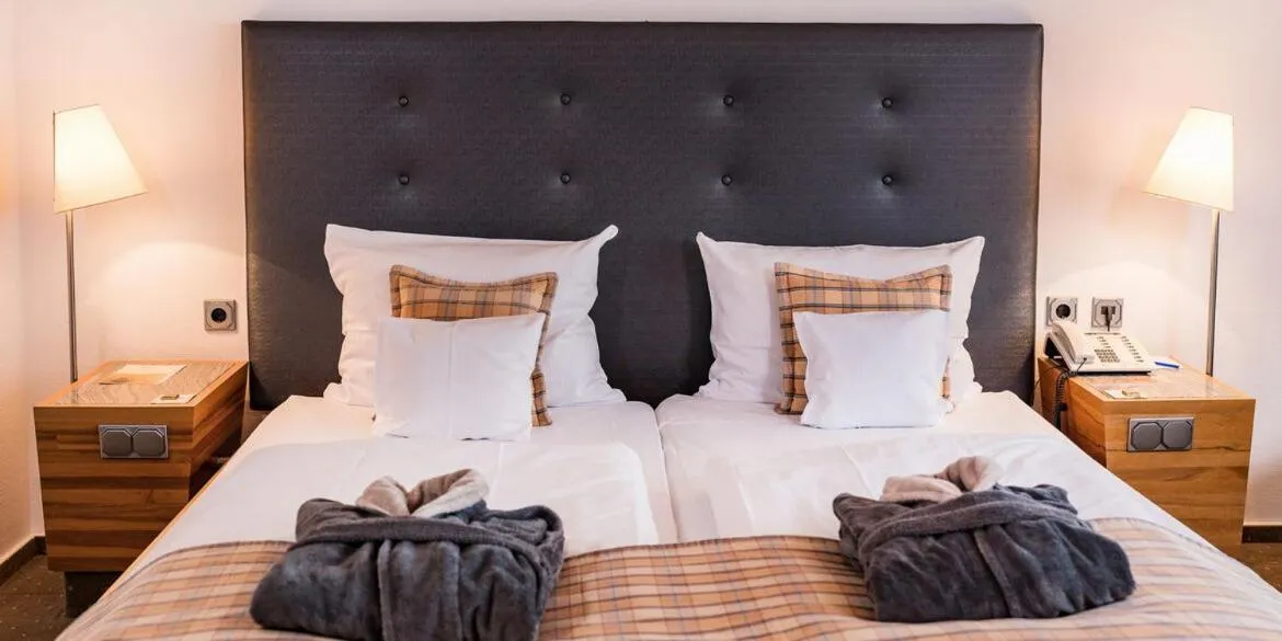 Bed in Göbels Schlosshotel "Prinz von Hessen"