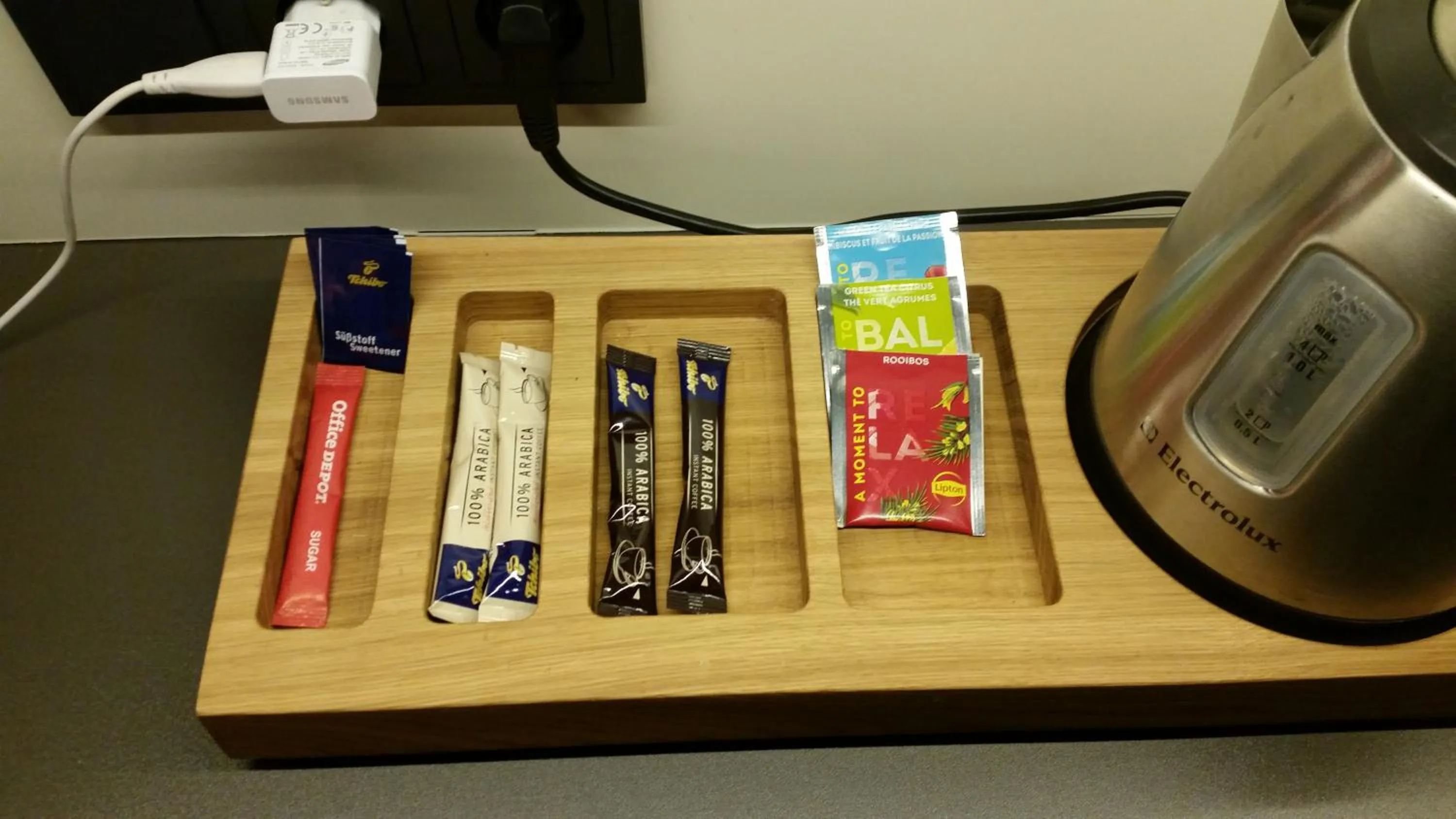 Coffee/tea facilities in Aparthotel Lípa