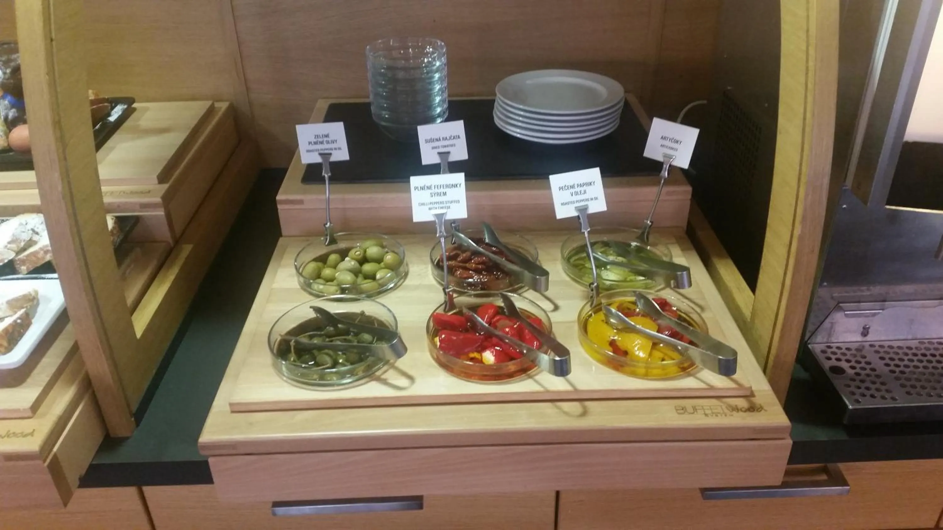 Buffet breakfast in Aparthotel Lípa