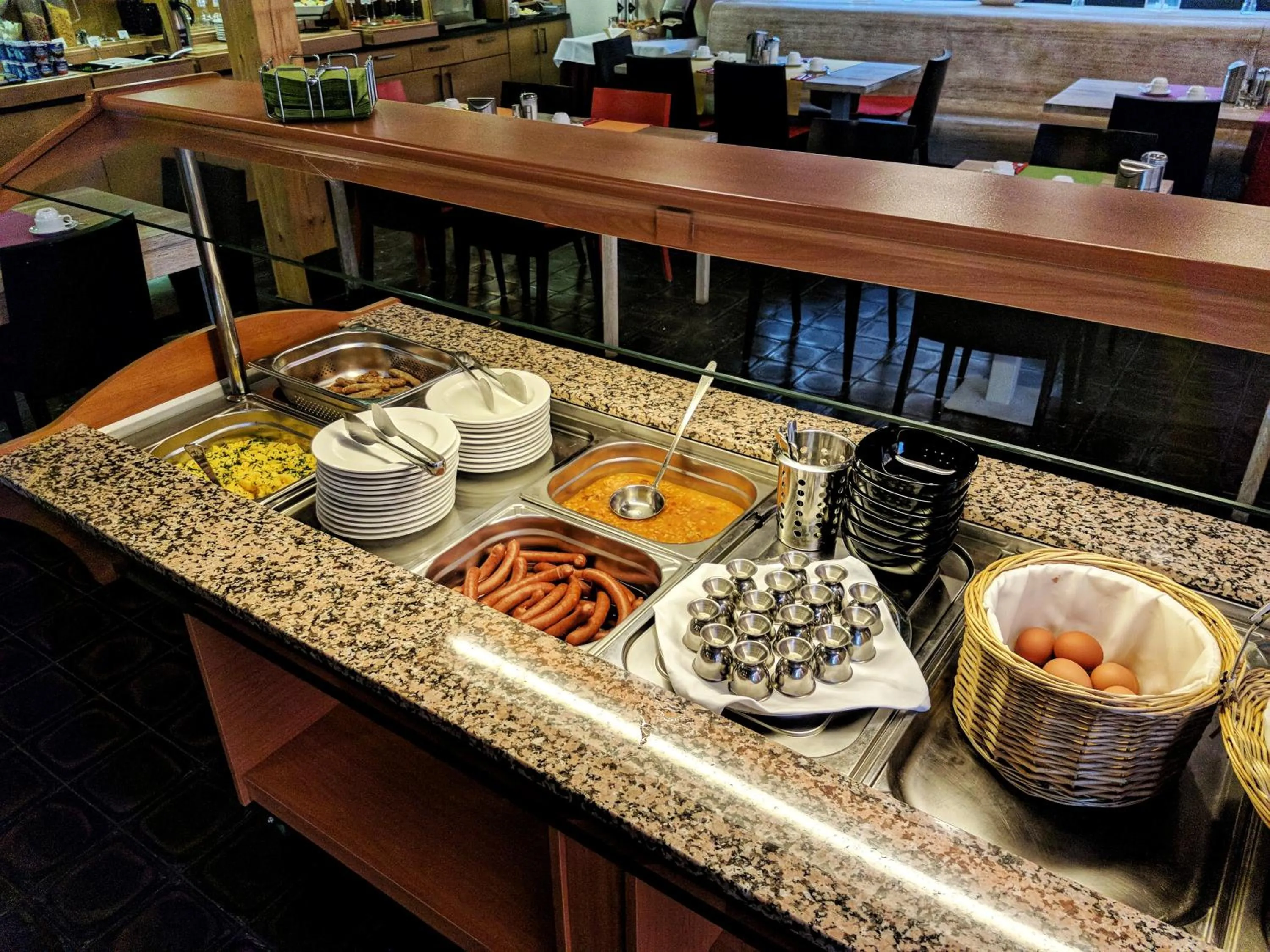 Buffet breakfast in Aparthotel Lípa