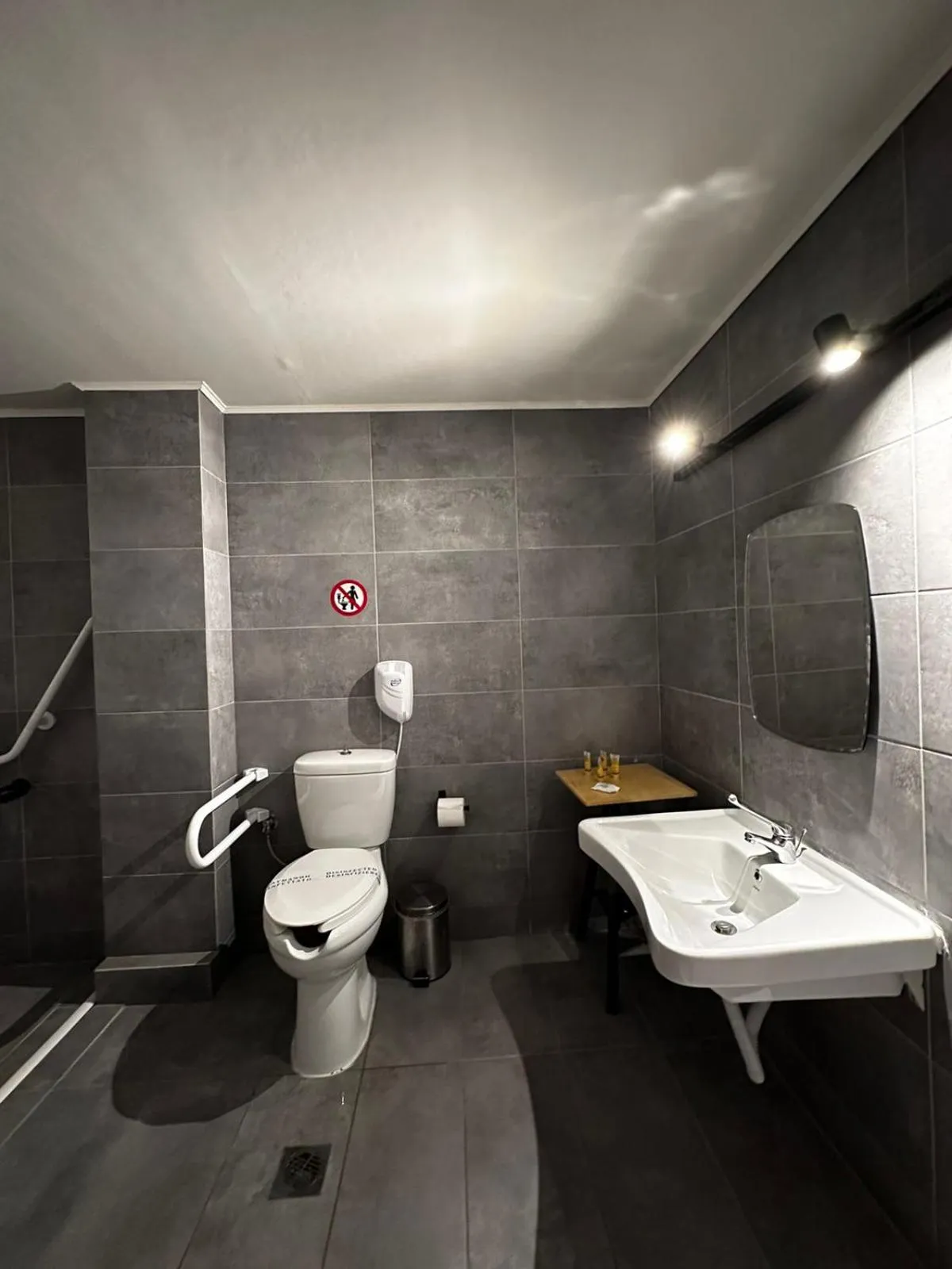 Toilet in Hotel Koferita