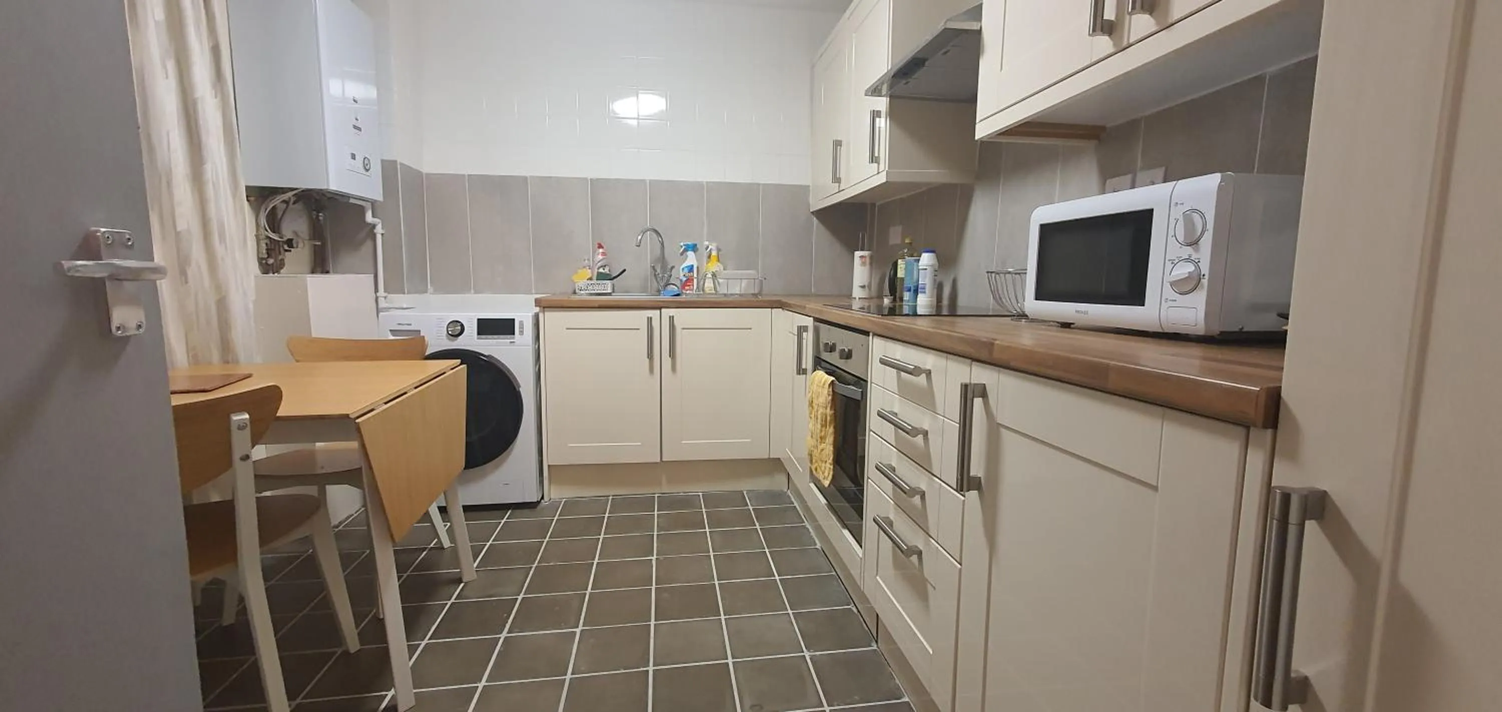 Kitchen or kitchenette in Grace Apartments - Living Waters 1