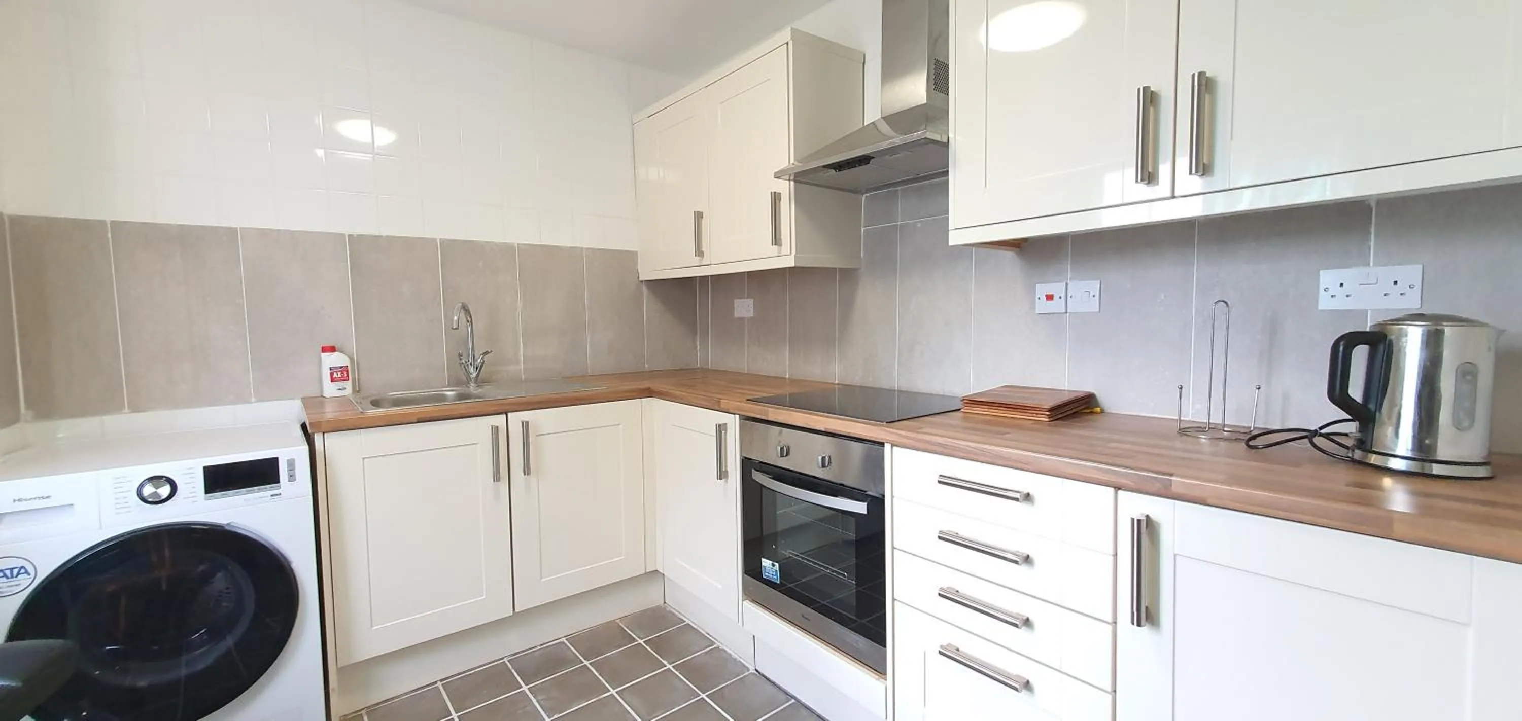 Kitchen or kitchenette in Grace Apartments - Living Waters 1