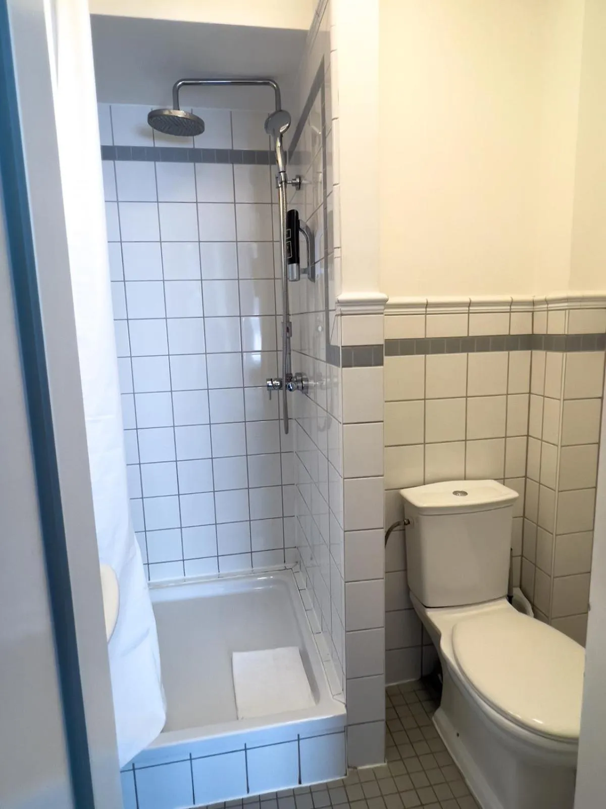 Shower in Hotel-Maison Am Olivaer Platz