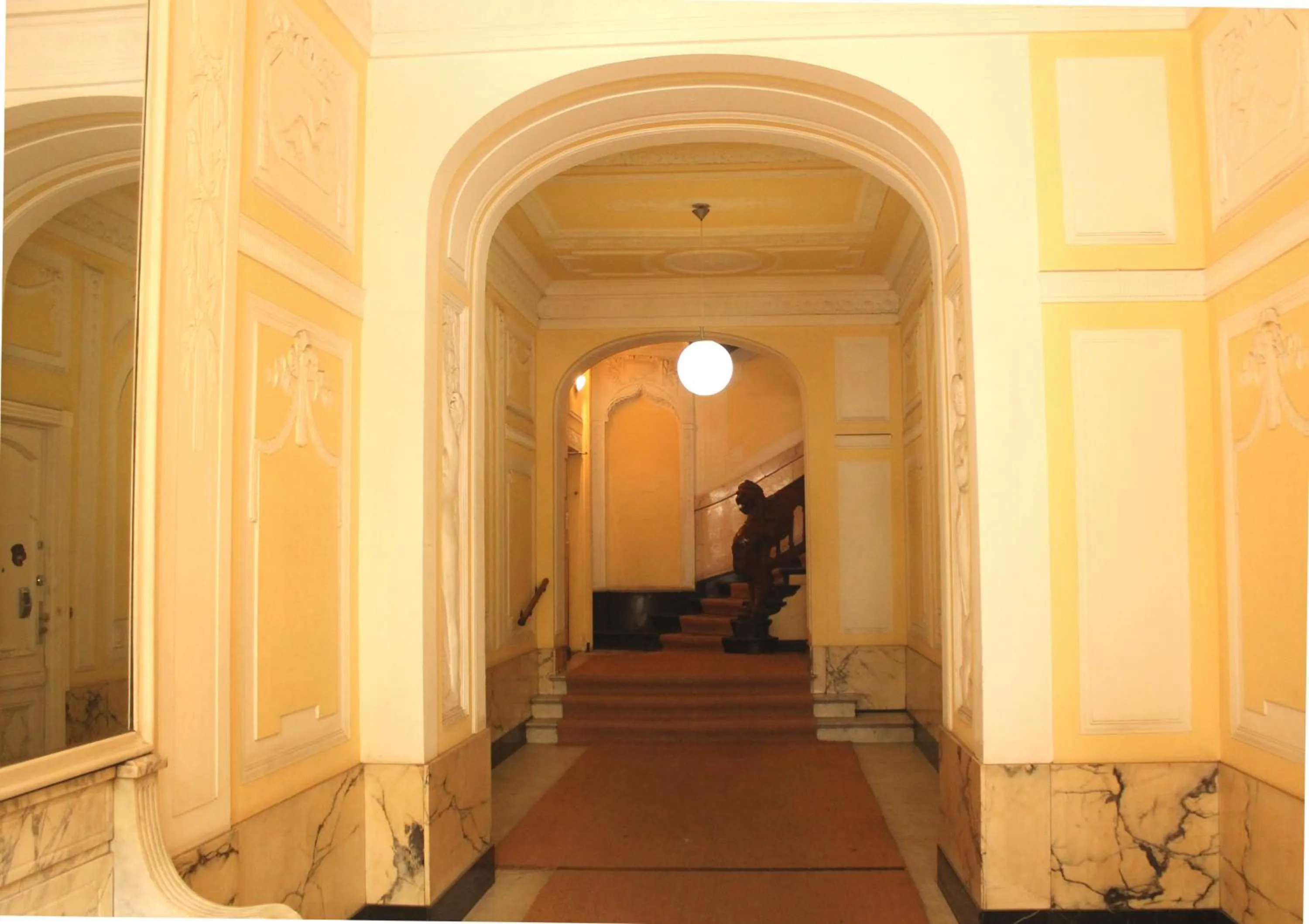 Facade/entrance in Hotel-Maison Am Olivaer Platz