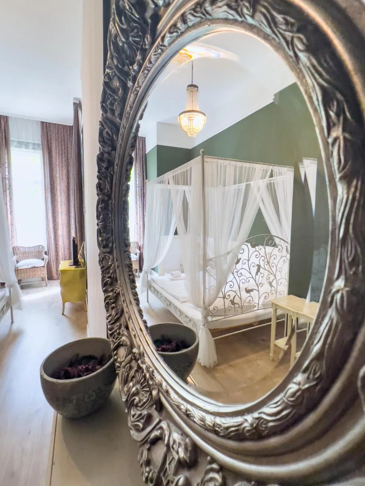 Bed in Hotel-Maison Am Olivaer Platz