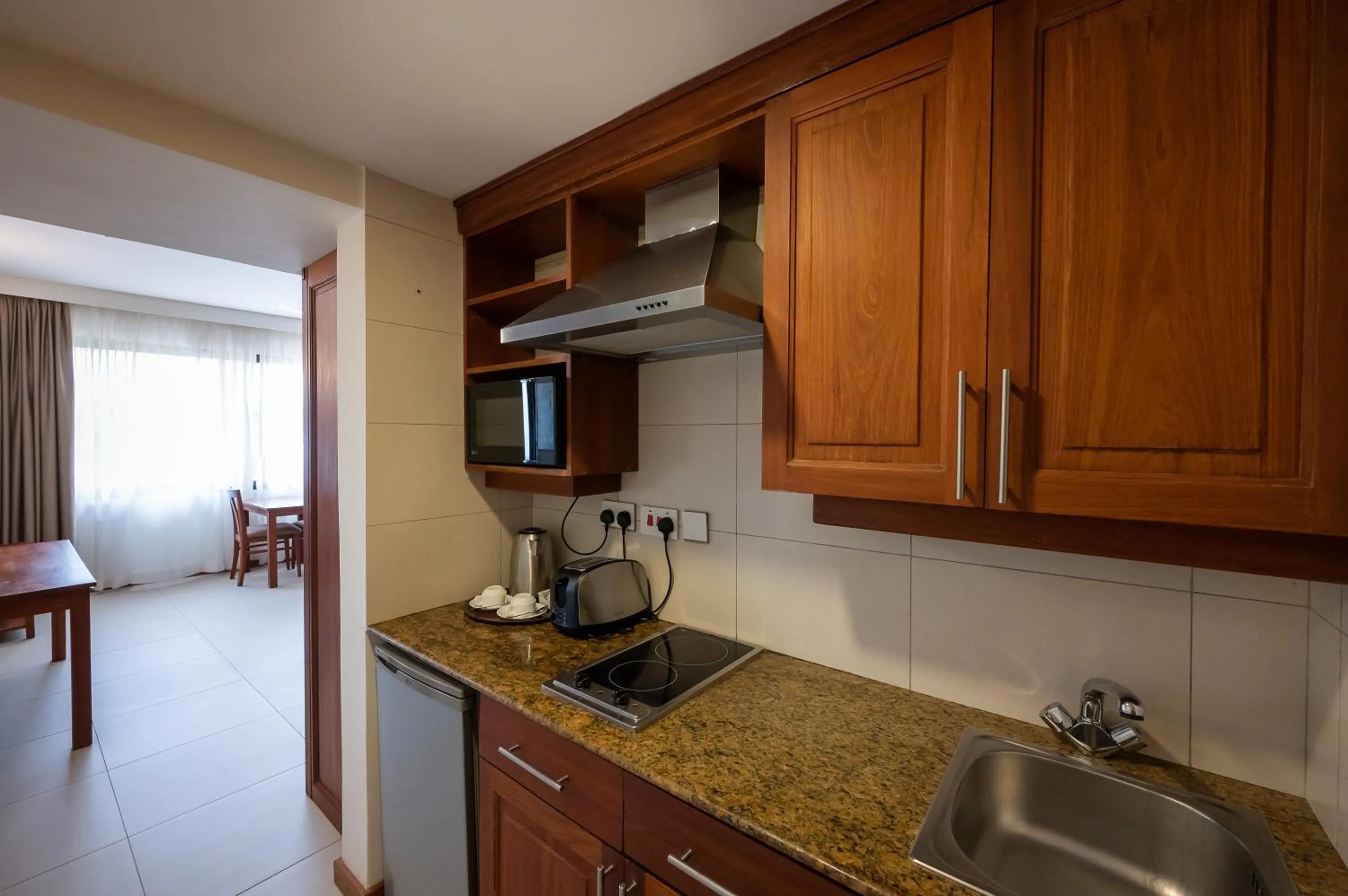 Coffee/tea facilities in Sea Cliff Court Hotel & Luxury Apartments