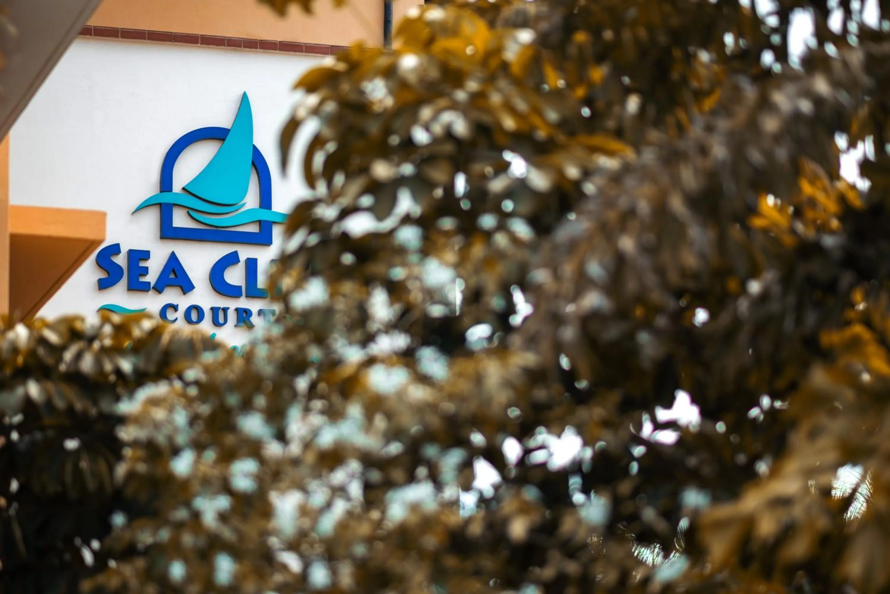 Property logo or sign in Sea Cliff Court Hotel & Luxury Apartments