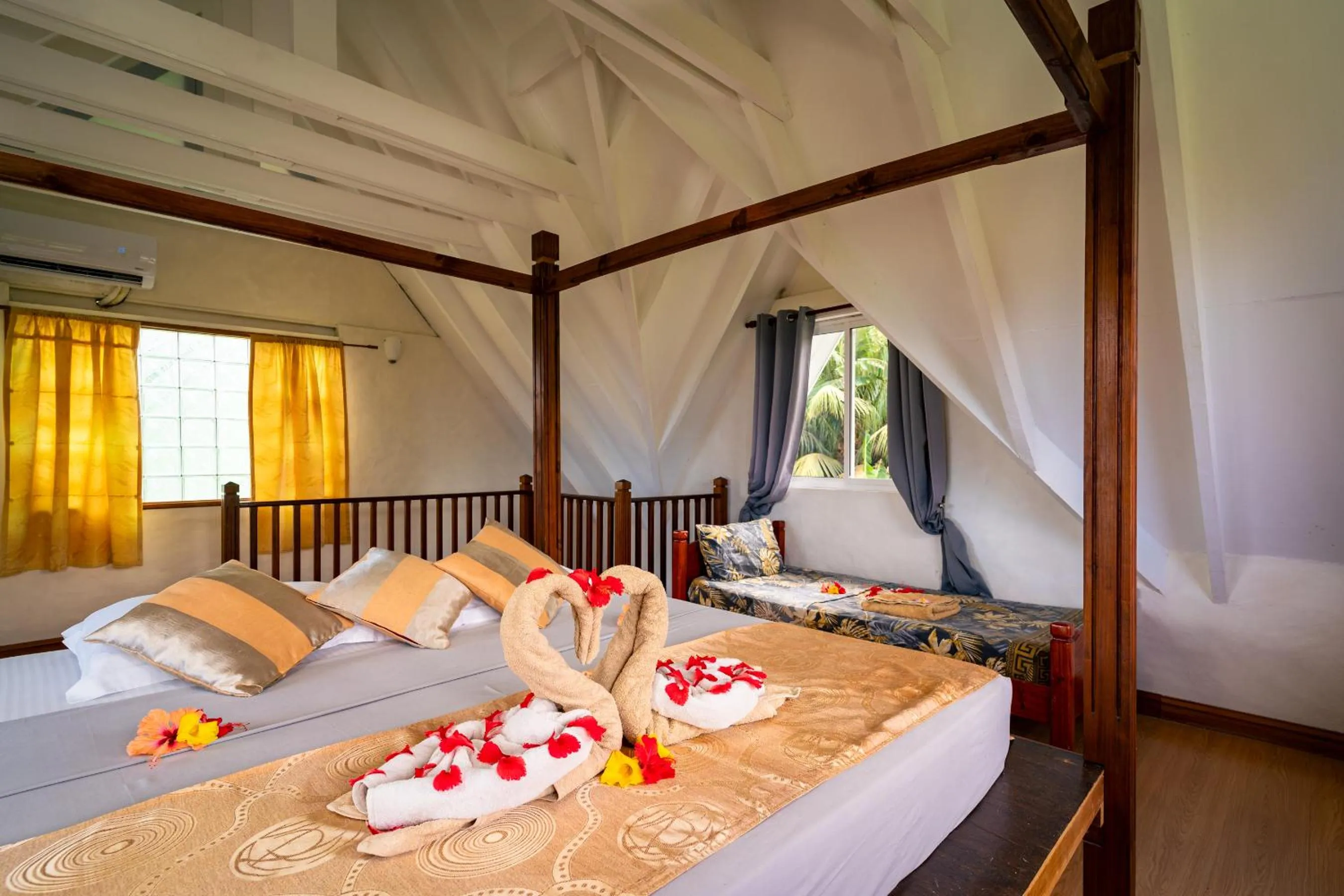Bed in Lemongrass Lodge