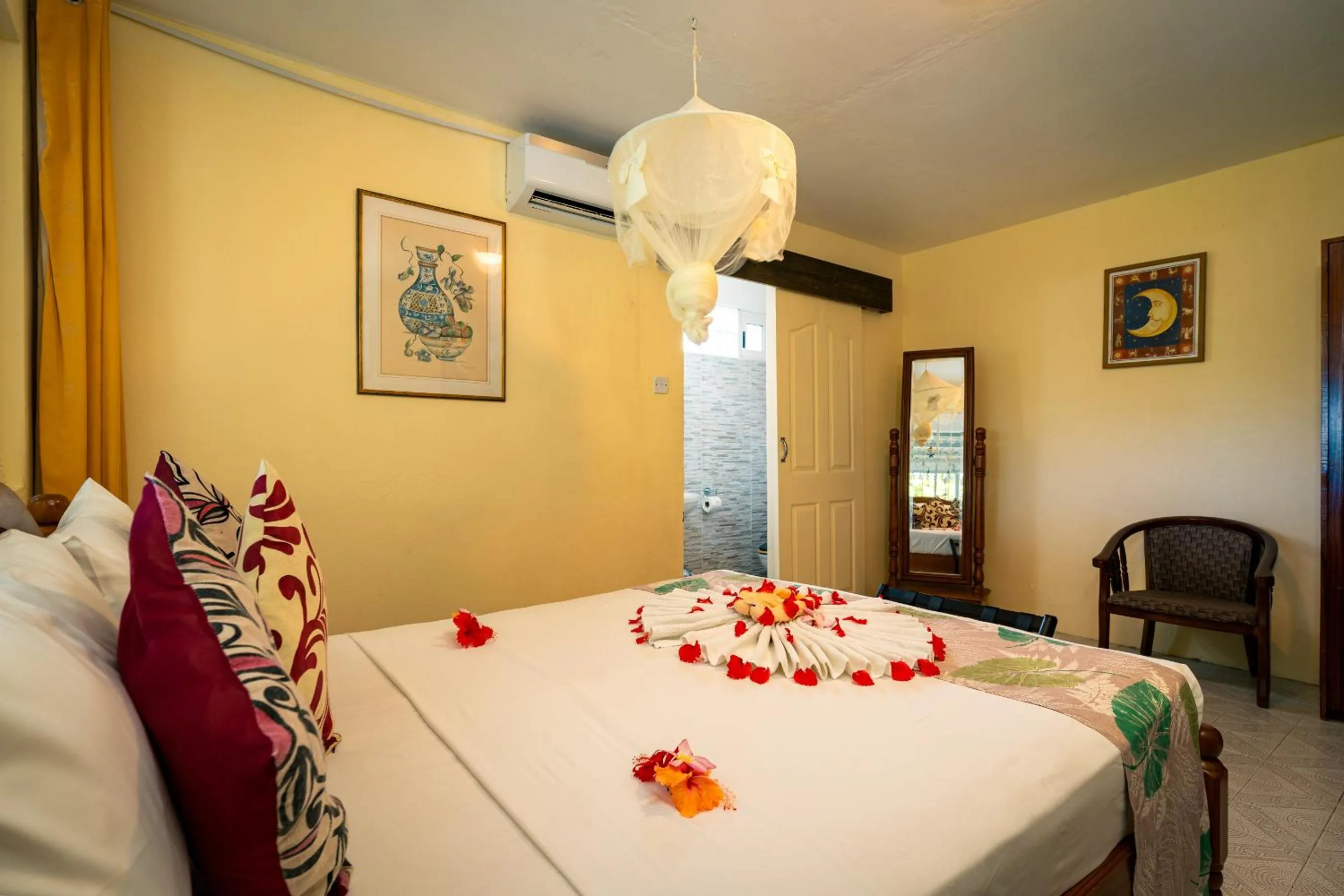 Bed in Lemongrass Lodge