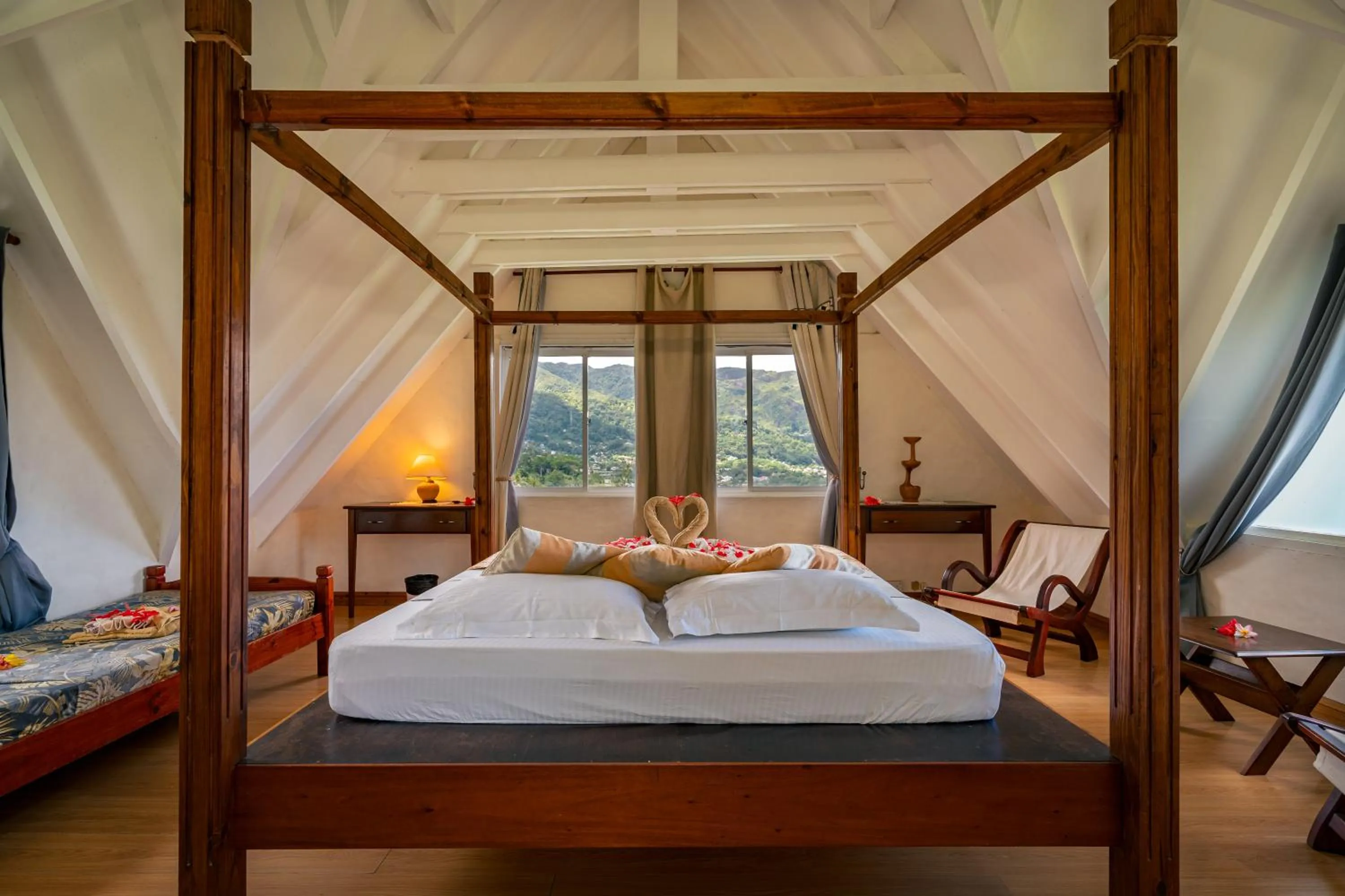 Bed in Lemongrass Lodge