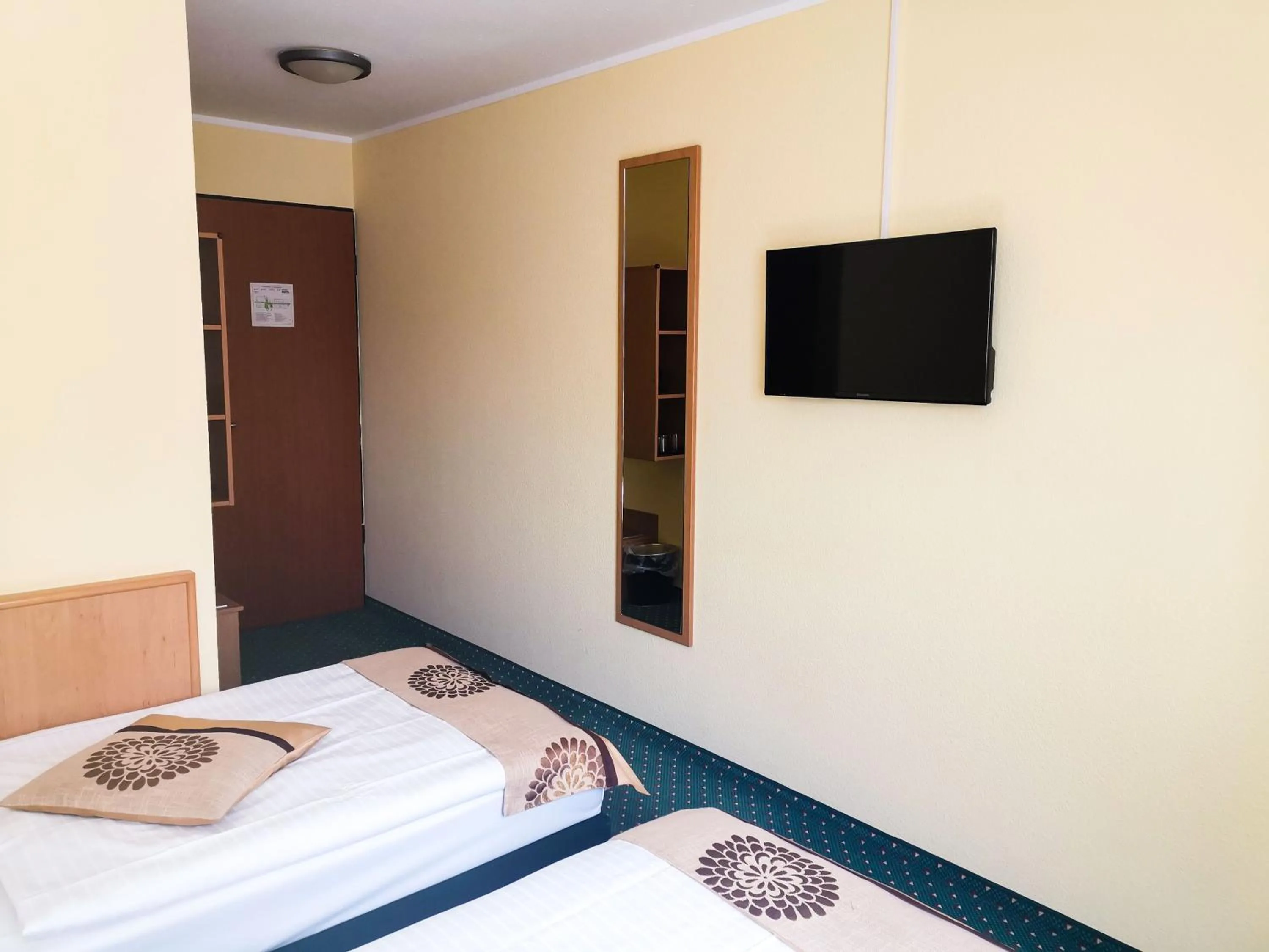 TV and multimedia, Bed in ACRON Hotel Wittenberg