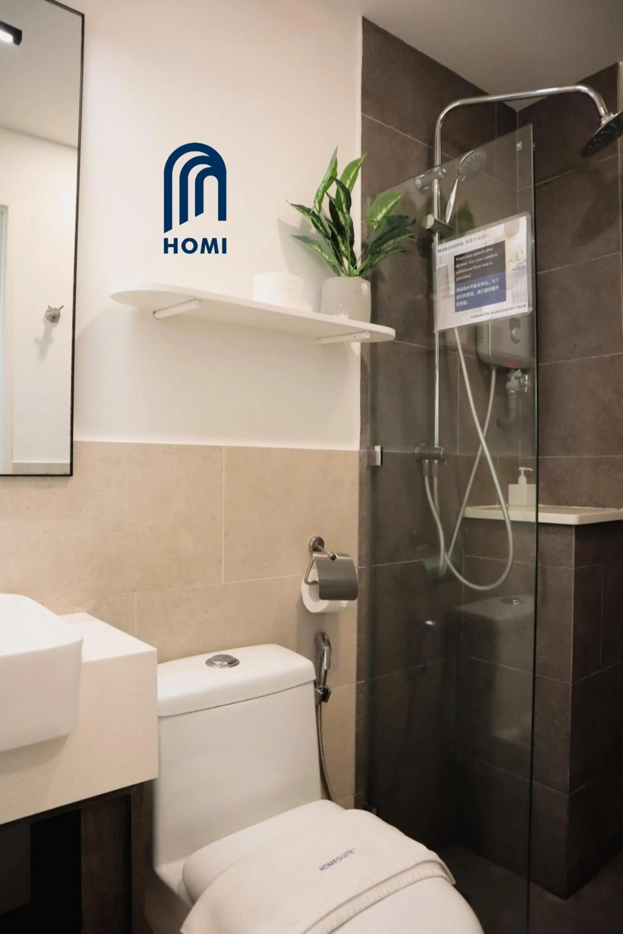 Shower in Homi Oasis at KK Times Square 和逸绿洲