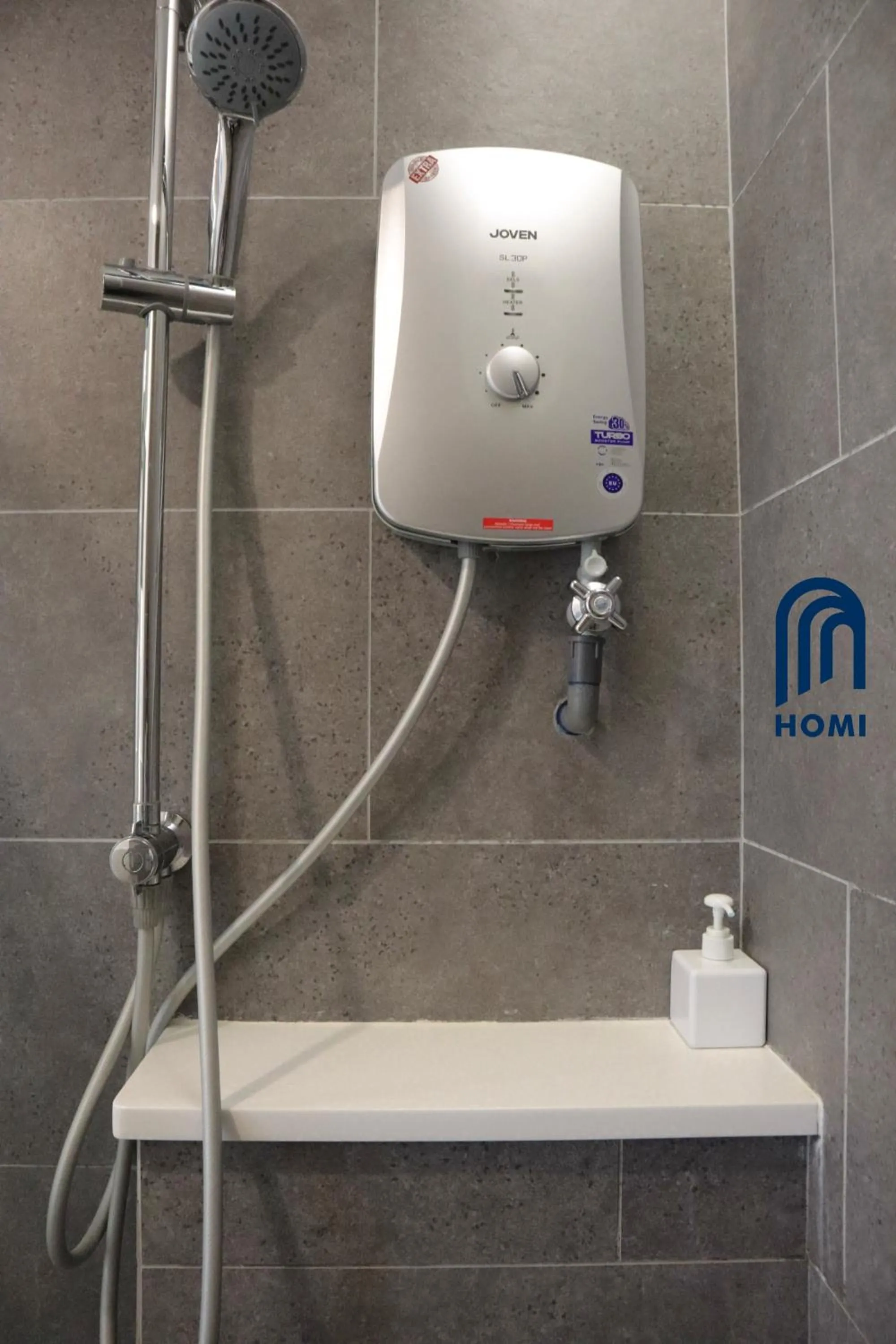 Shower in Homi Oasis at KK Times Square 和逸绿洲