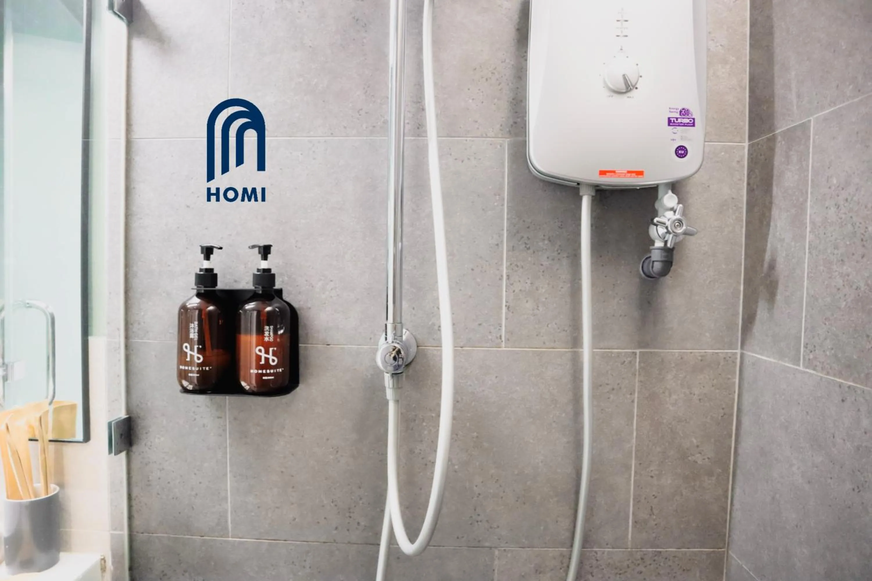 Shower in Homi Oasis at KK Times Square 和逸绿洲