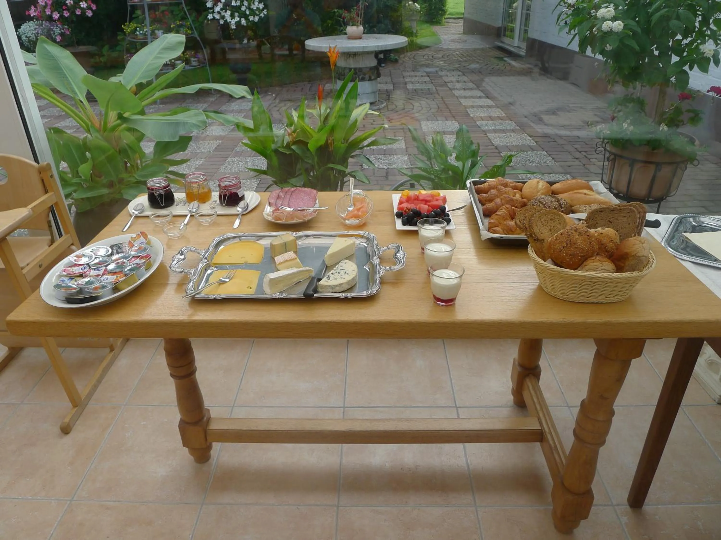 Garden view in B&B De Kleine Wijngaard