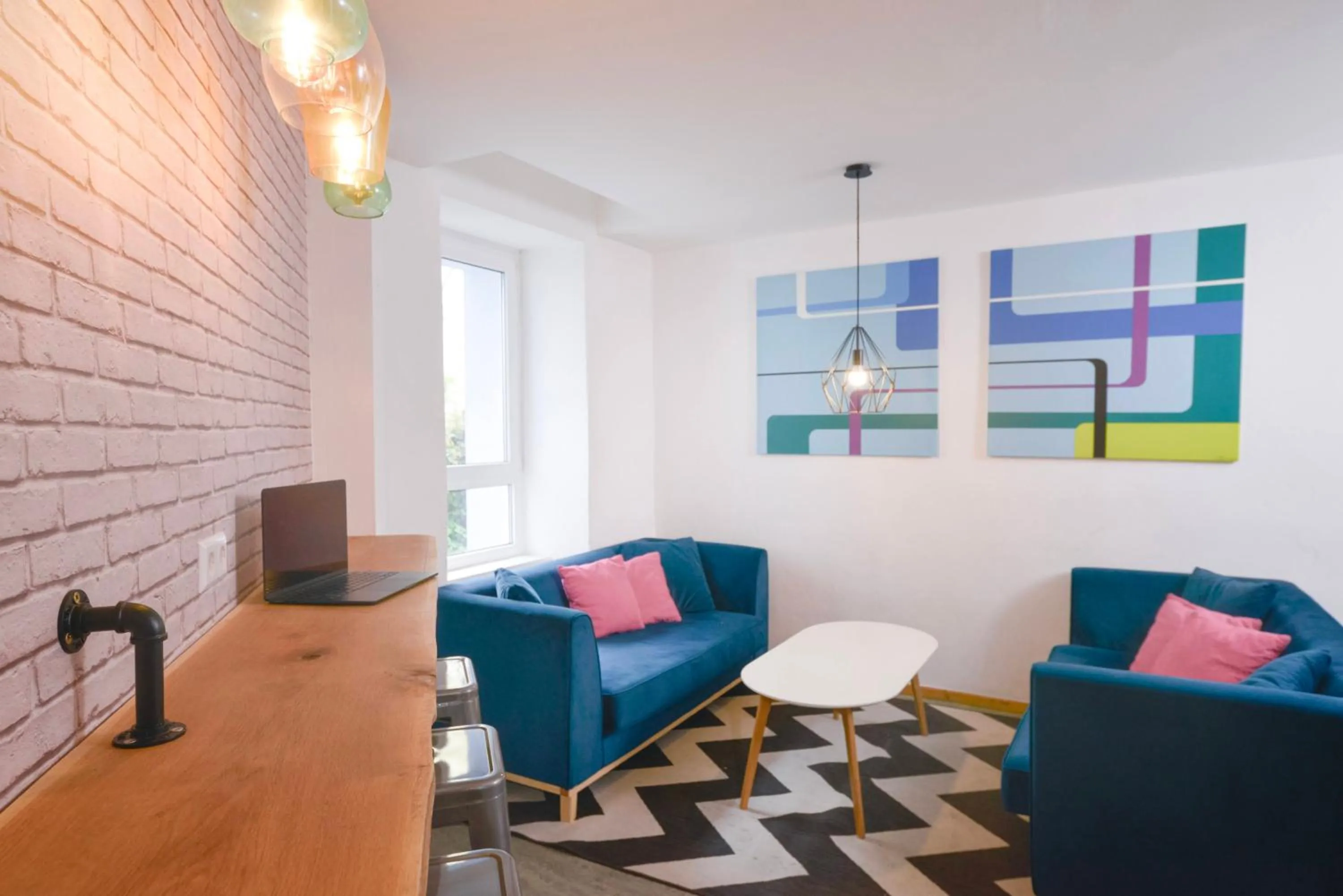 Communal lounge/ TV room in Old Town Hostel