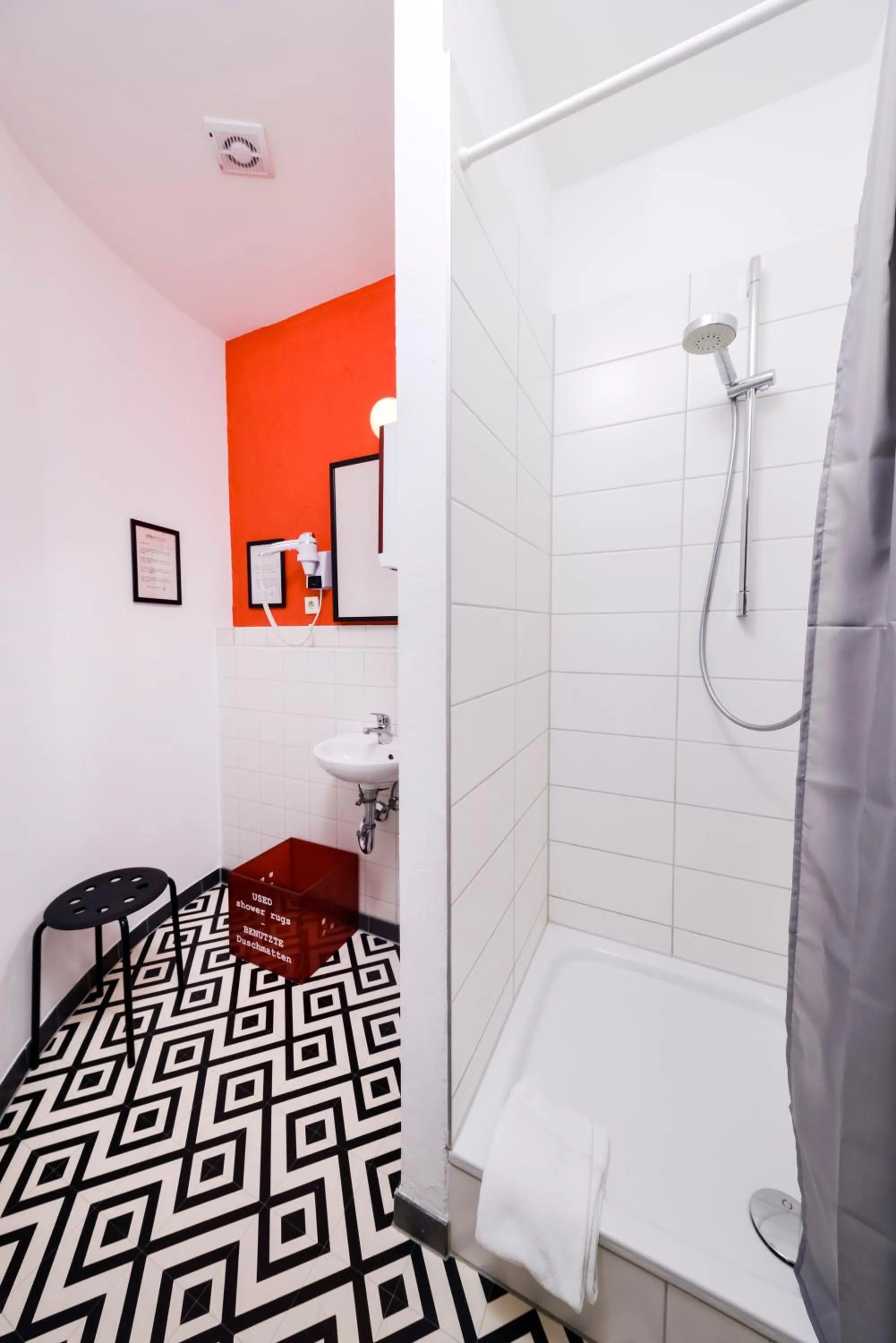 Bathroom in Old Town Hostel