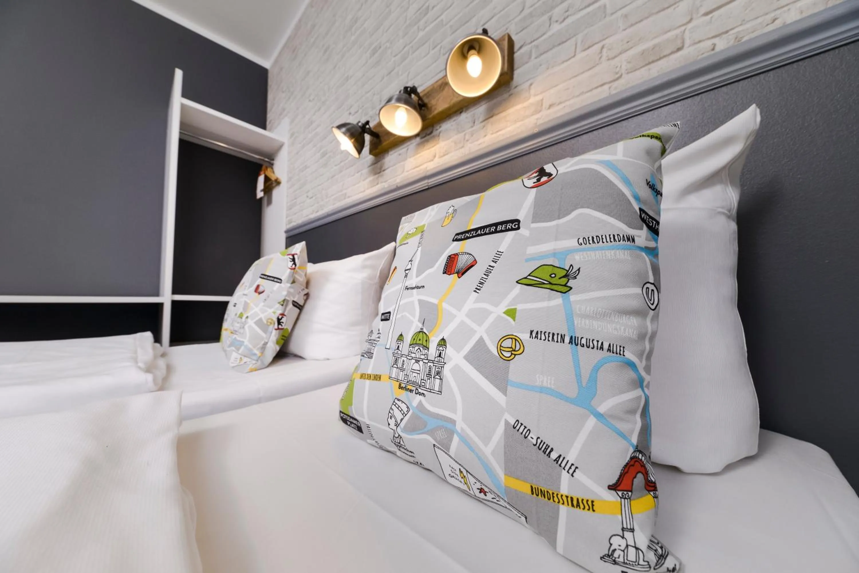 Bedroom, Bed in Old Town Hostel