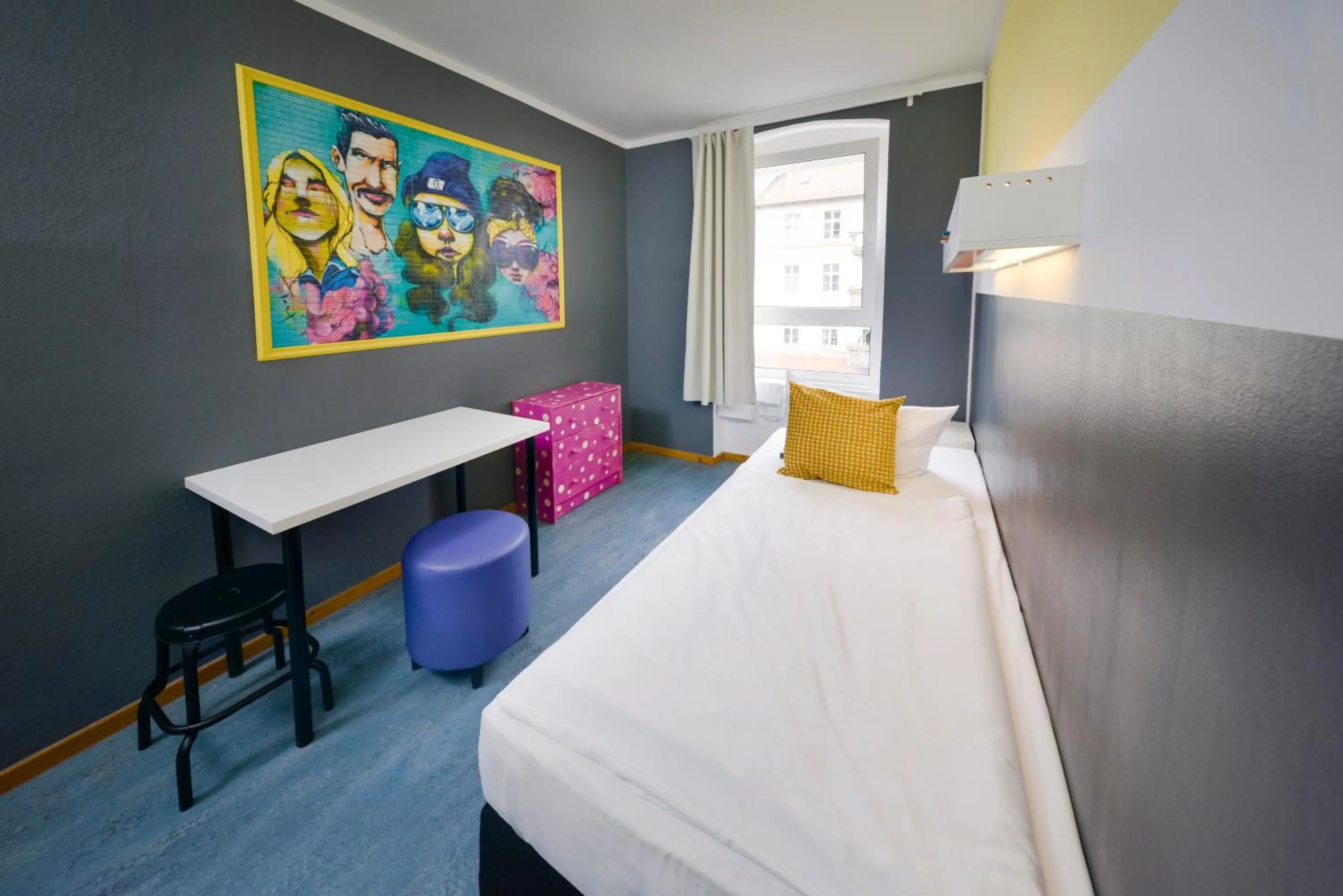 Bedroom, Bed in Old Town Hostel