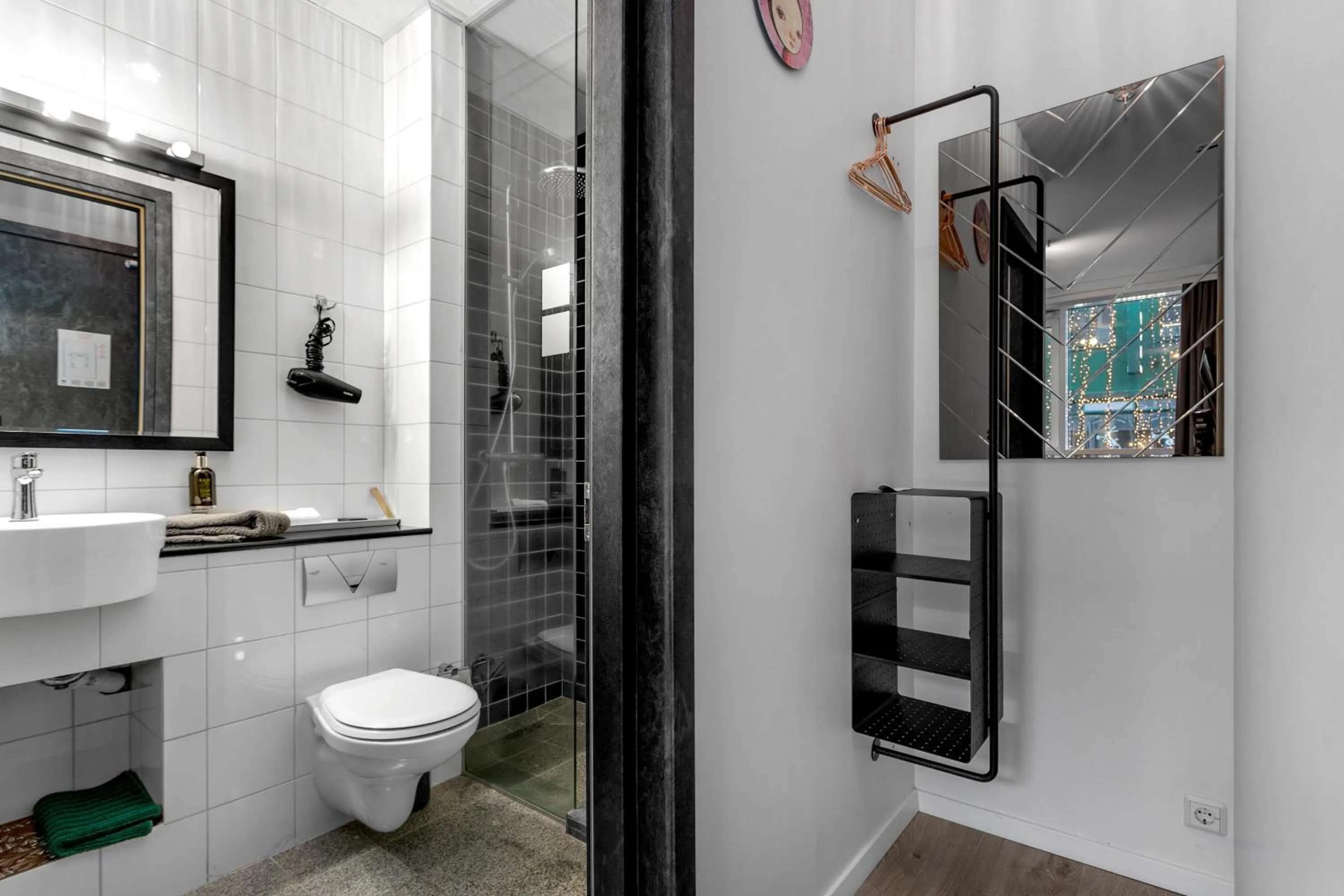 Shower in City Center Hotel