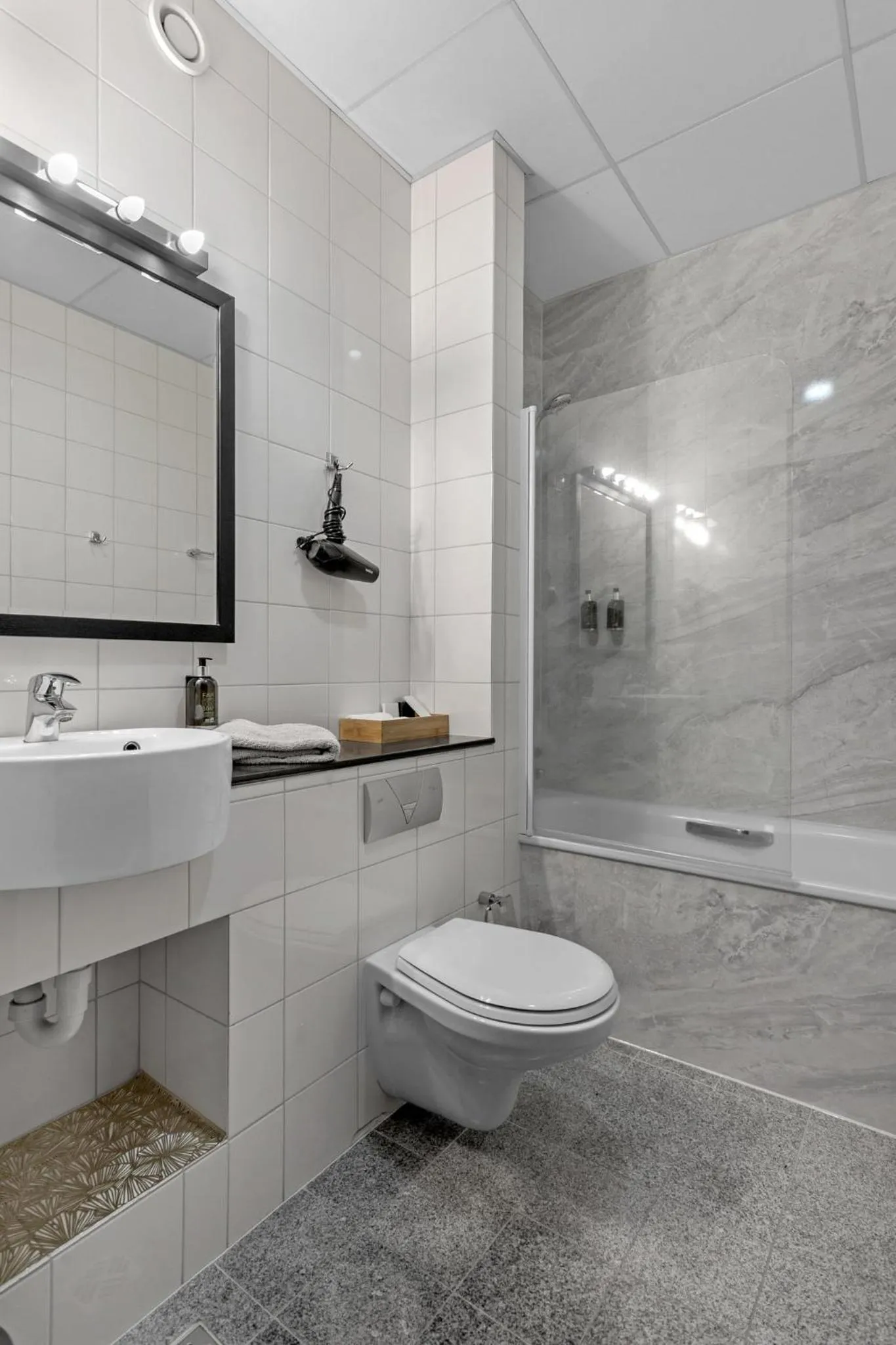 Bathroom in City Center Hotel