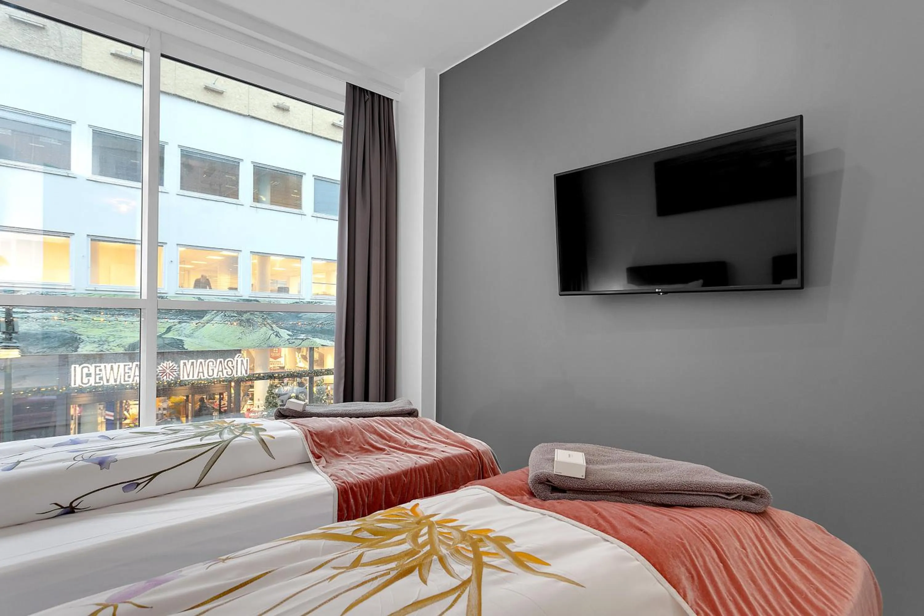 Bed in City Center Hotel