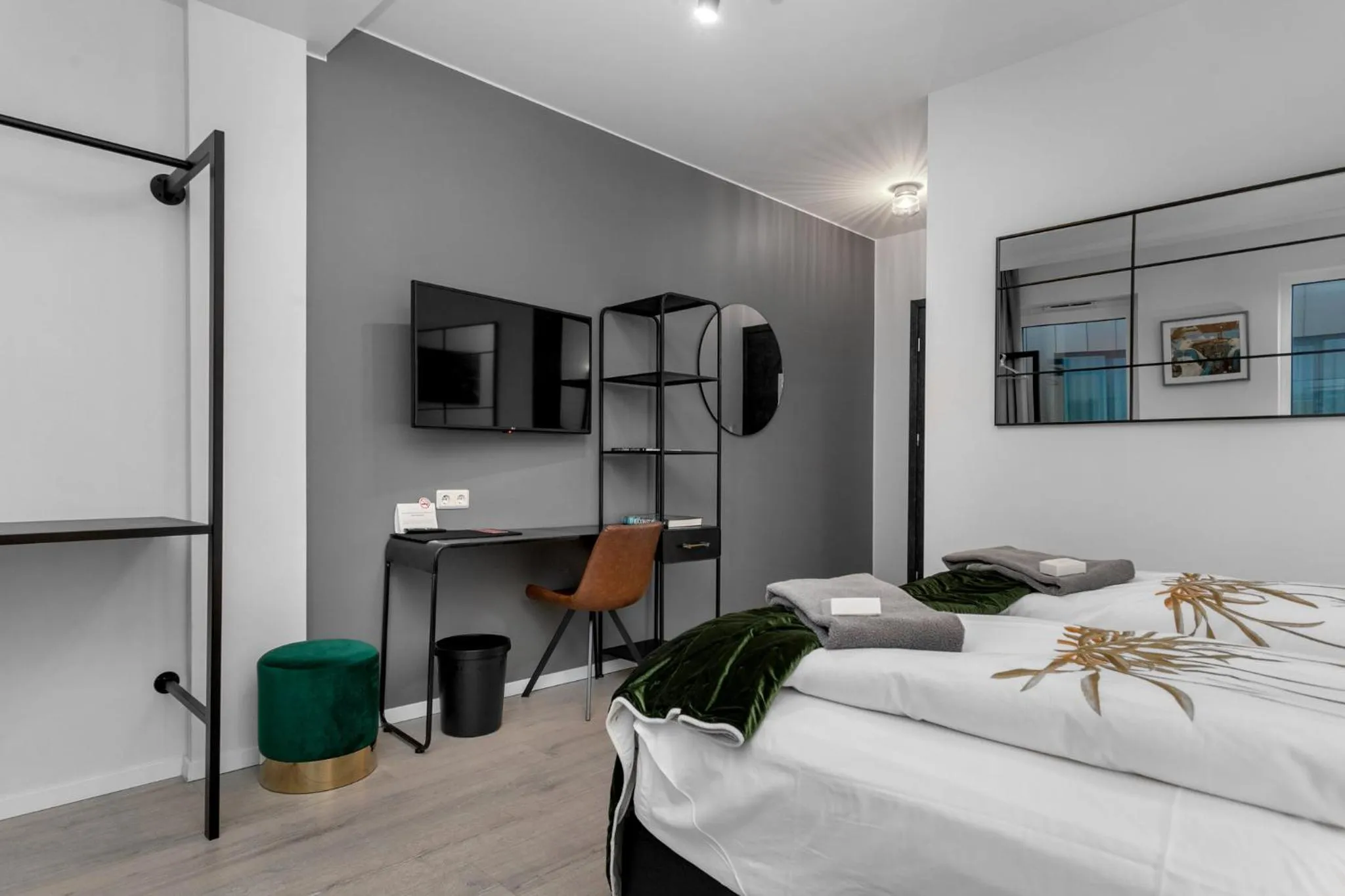 Bedroom, Bed in City Center Hotel