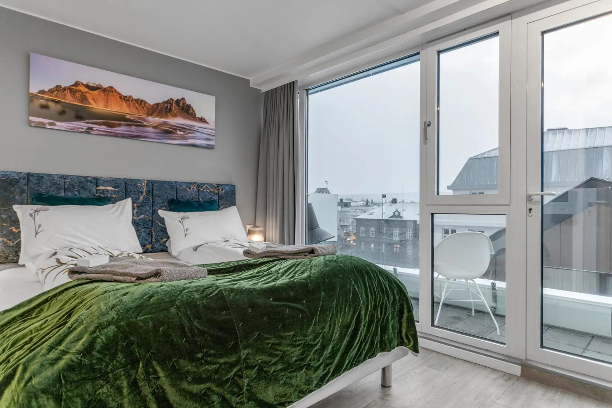 Bedroom, Bed in City Center Hotel