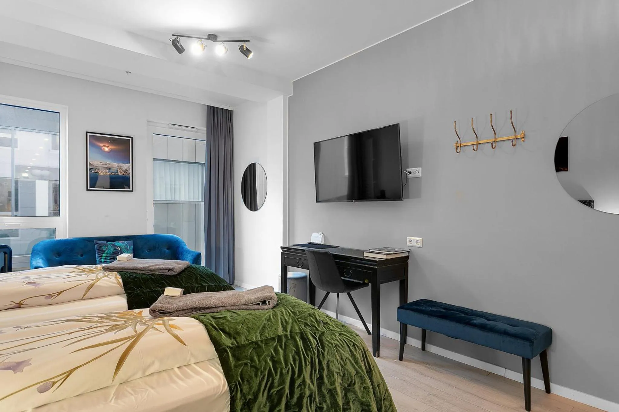 Bedroom, Bed in City Center Hotel