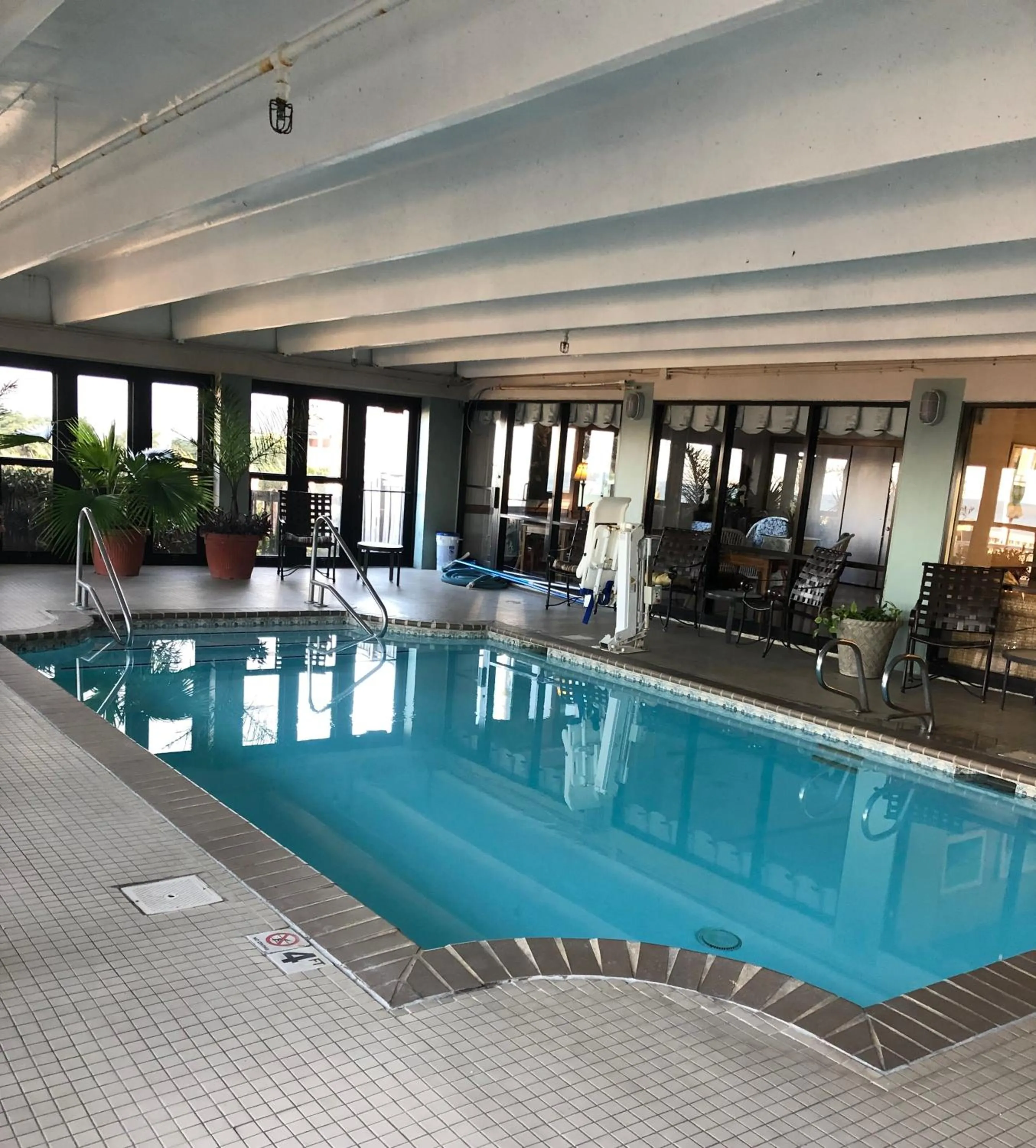 Swimming pool in Capes Hotel