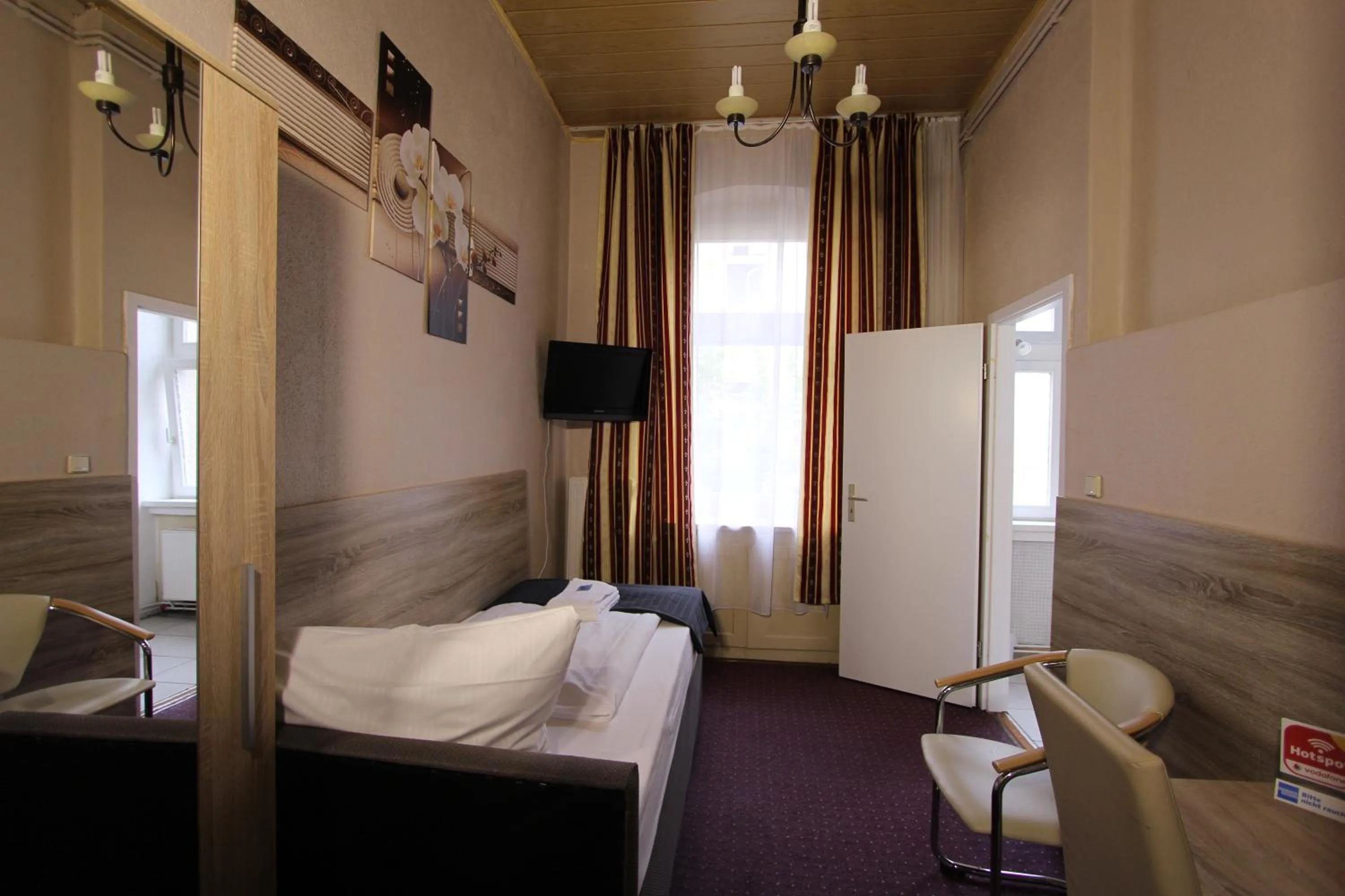 Photo of the whole room, Bed in City Hotel Gotland