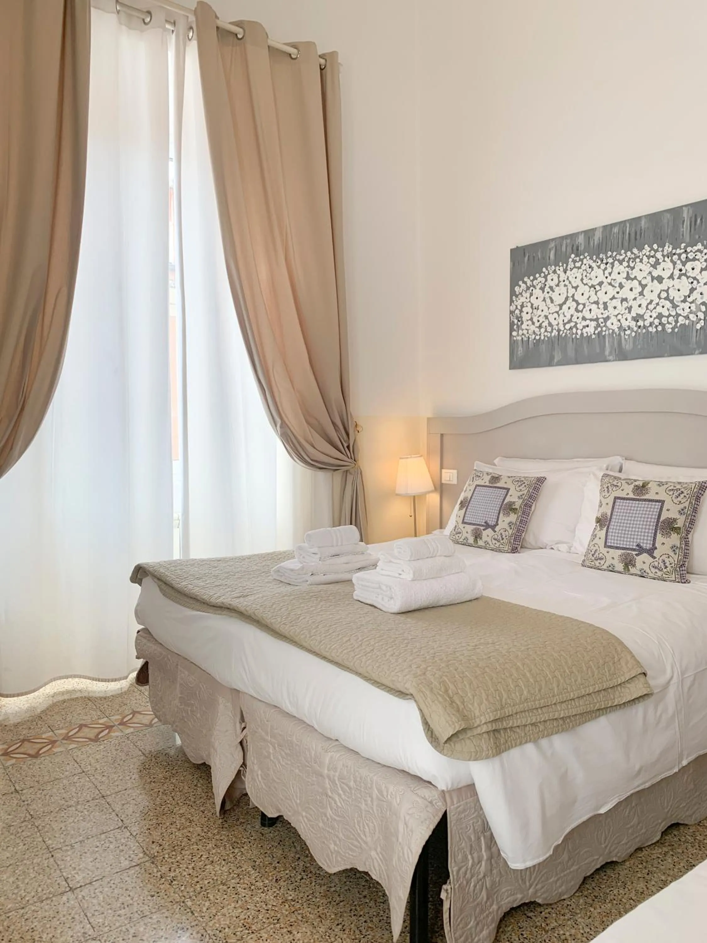 Photo of the whole room, Bed in Biancorèroma B&B